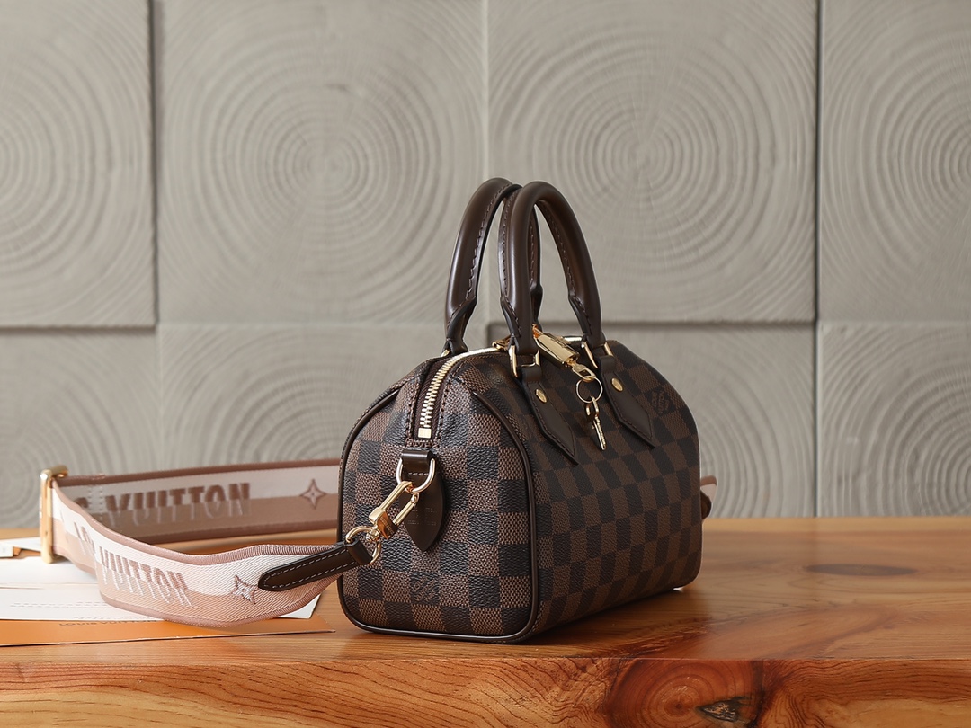 【163C01动态芯片】‼️顶级原单、加强版‼️Speedy Bandoulière 20 手袋取材 Damier Eb 【163C01动态芯片】‼️顶级原单、加强版‼️Speedy Bandoulière 20 手袋取材 Damier Eb