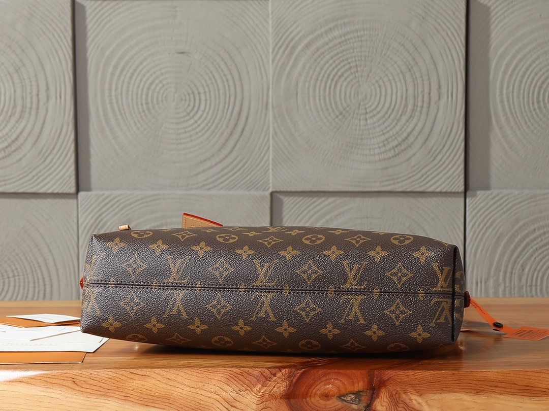 【163C01动态芯片】‼️顶级原单、加强版‼️Carryall East West 手袋采用 Monogram 帆布塑