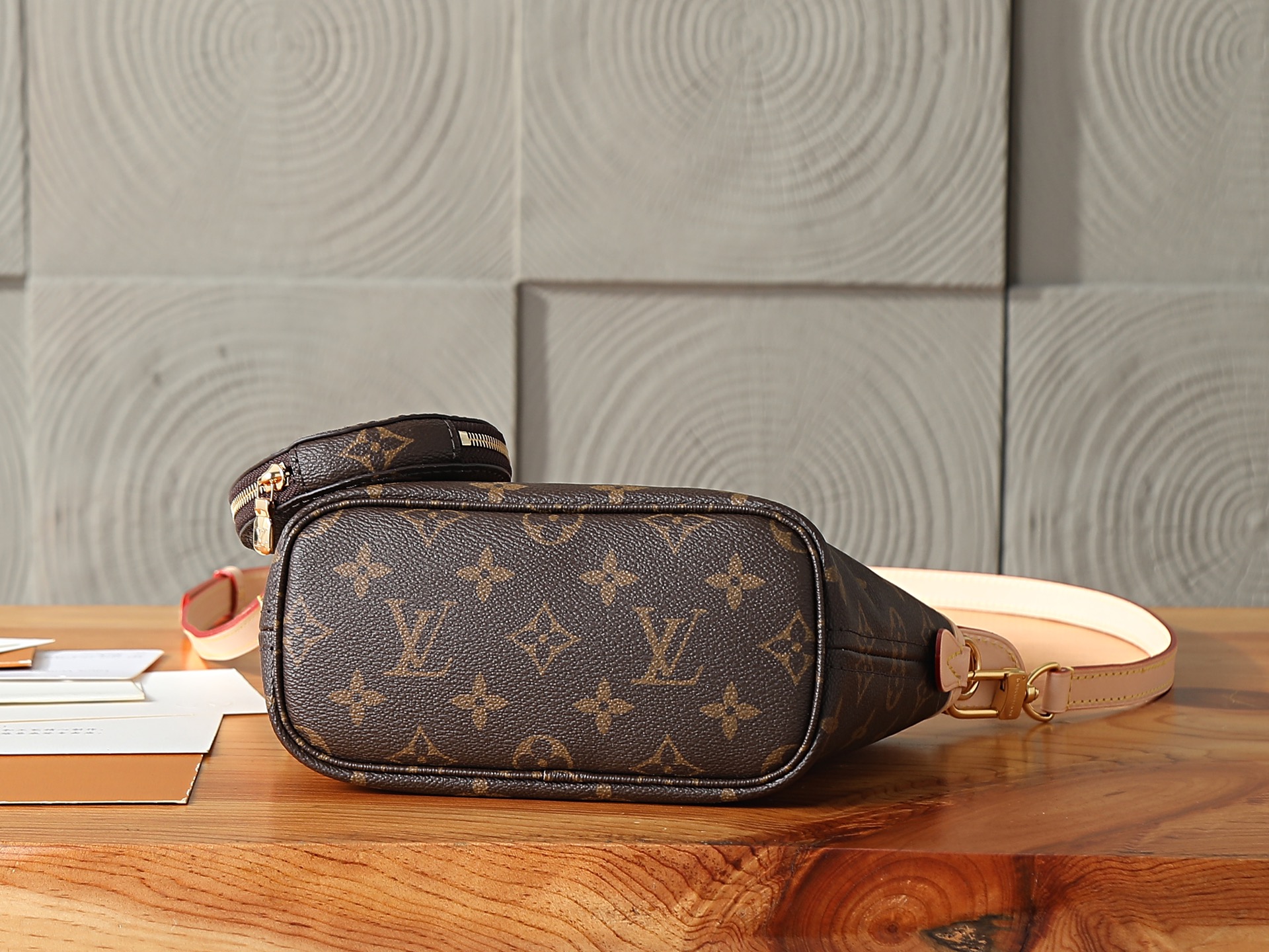 【163C01动态芯片】‼️顶级原单、加强版‼️Neverfull BB 手袋将品牌经典 Neverfull 手袋化为迷 【163C01动态芯片】‼️顶级原单、加强版‼️Neverfull BB 手袋将品牌经典 Neverfull 手袋化为迷