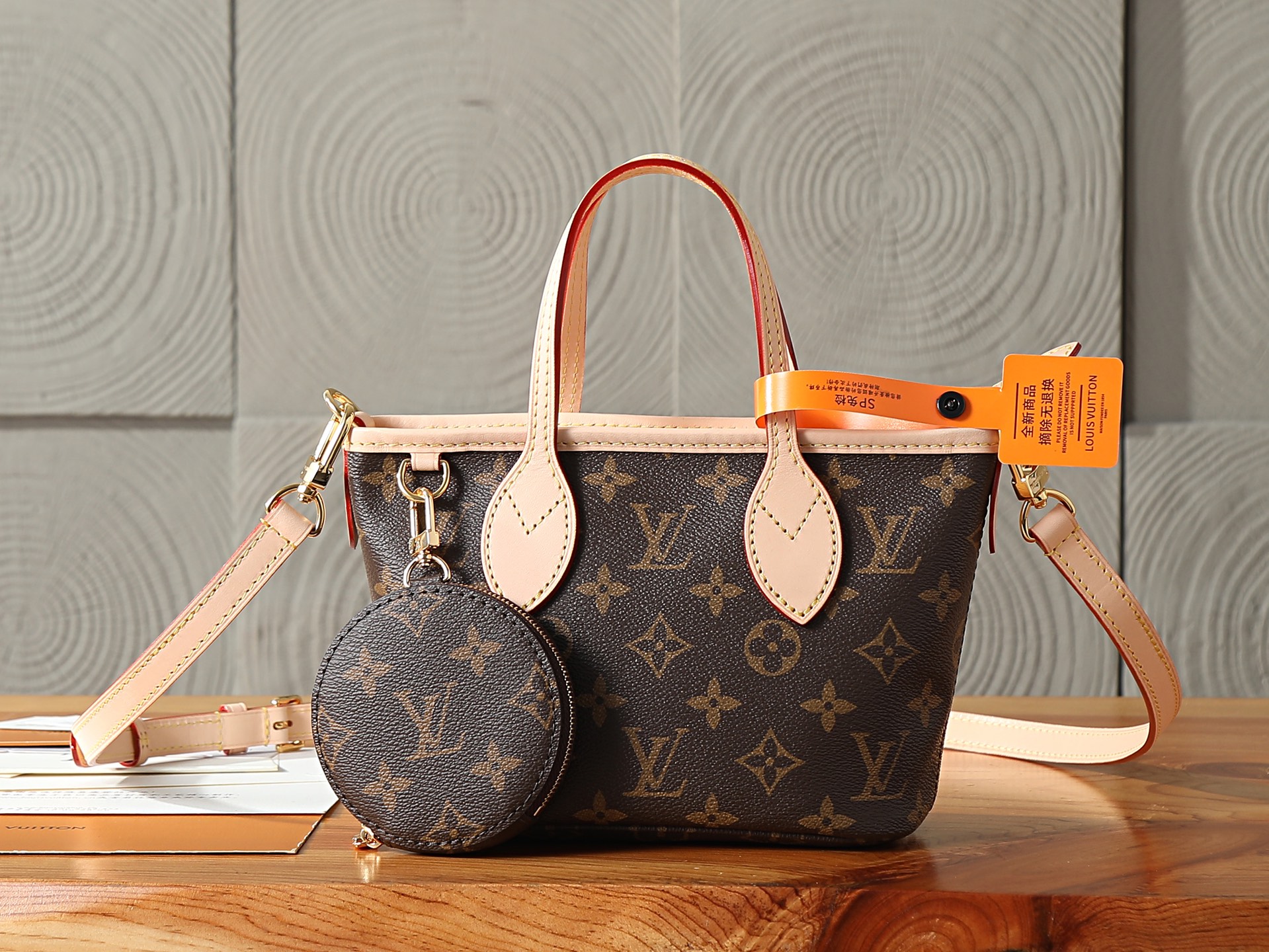 【163C01动态芯片】‼️顶级原单、加强版‼️Neverfull BB 手袋将品牌经典 Neverfull 手袋化为迷 【163C01动态芯片】‼️顶级原单、加强版‼️Neverfull BB 手袋将品牌经典 Neverfull 手袋化为迷