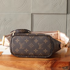【163C01动态芯片】‼️顶级原单、加强版‼️Neverfull BB 手袋将品牌经典 Neverfull 手袋化为迷 【163C01动态芯片】‼️顶级原单、加强版‼️Neverfull BB 手袋将品牌经典 Neverfull 手袋化为迷