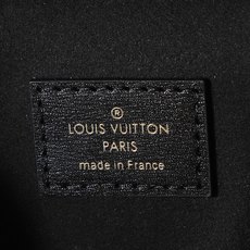 【163C01动态芯片】‼️顶级原单、加强版‼️Vanity Chain Pouch 手袋向经典化妆箱汲取灵感,以 Mo 【163C01动态芯片】‼️顶级原单、加强版‼️Vanity Chain Pouch 手袋向经典化妆箱汲取灵感,以 Mo