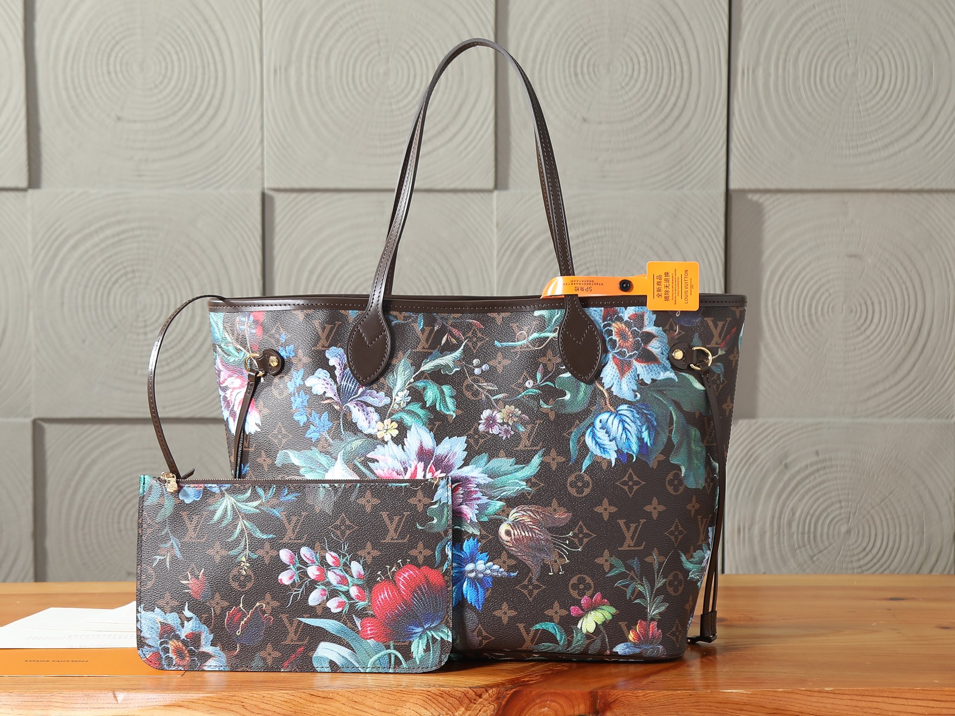 【163C01动态芯片】‼️顶级原单、加强版‼️Neverfull 中号手袋出自 Monogram Eden 系列，为 