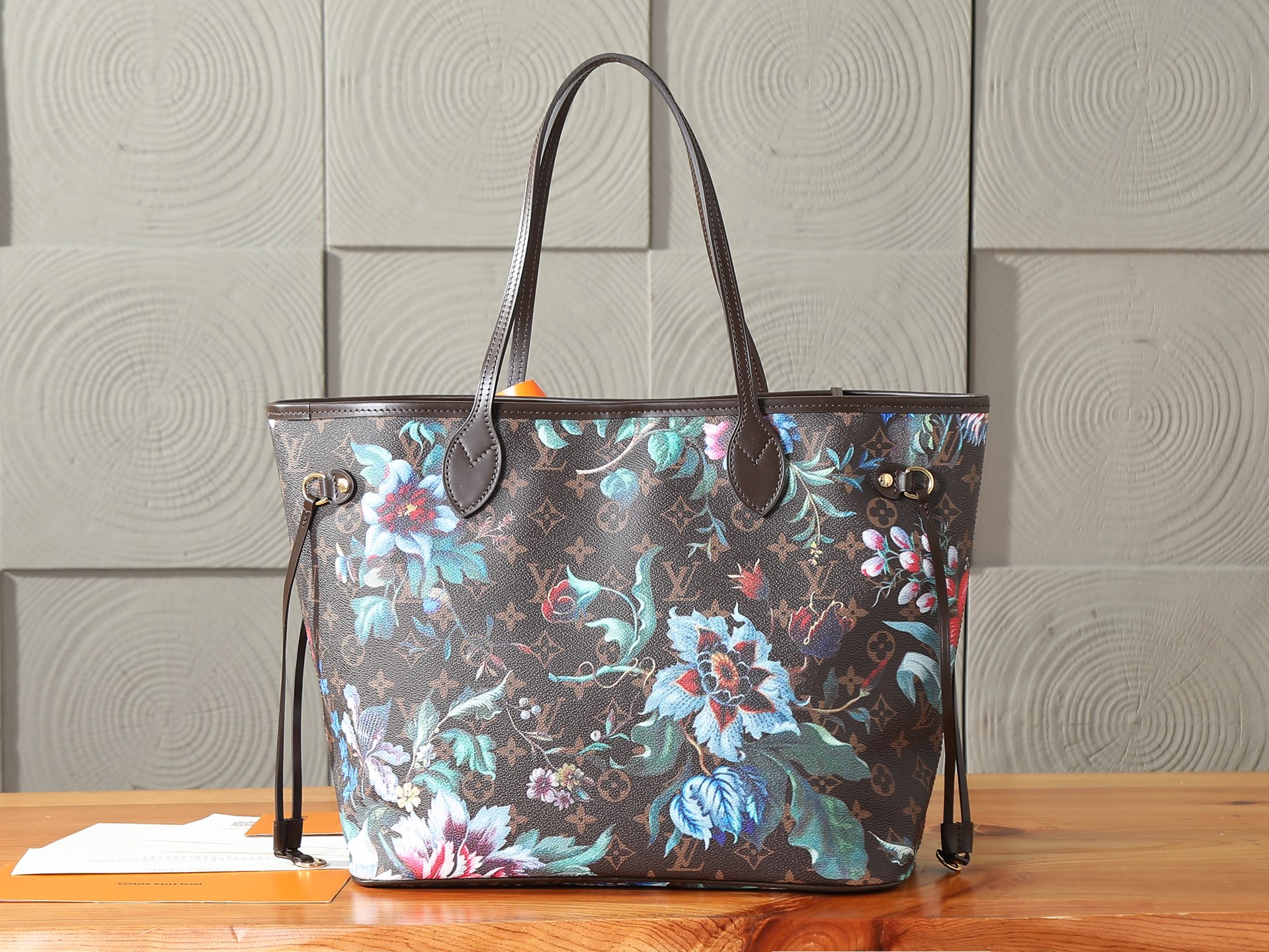 【163C01动态芯片】‼️顶级原单、加强版‼️Neverfull 中号手袋出自 Monogram Eden 系列，为 