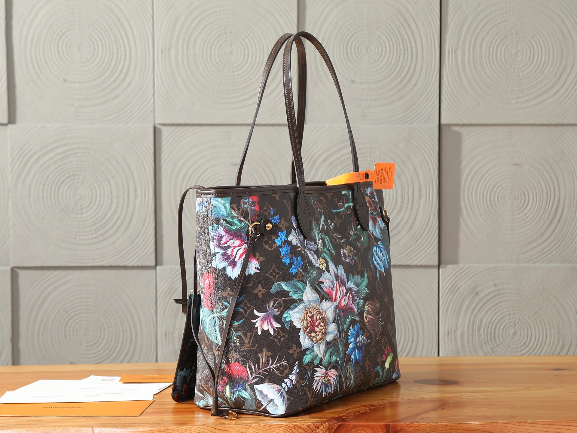 【163C01动态芯片】‼️顶级原单、加强版‼️Neverfull 中号手袋出自 Monogram Eden 系列，为 