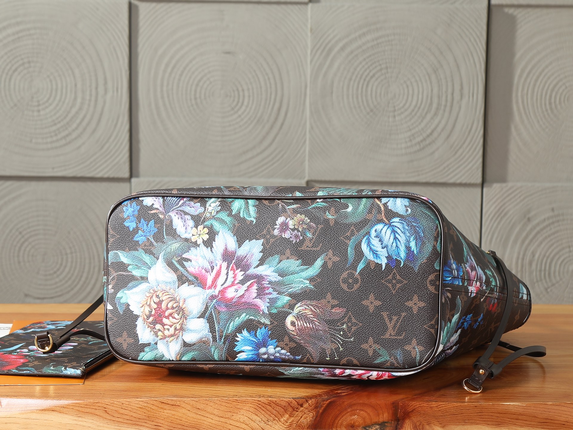 【163C01动态芯片】‼️顶级原单、加强版‼️Neverfull 中号手袋出自 Monogram Eden 系列，为 