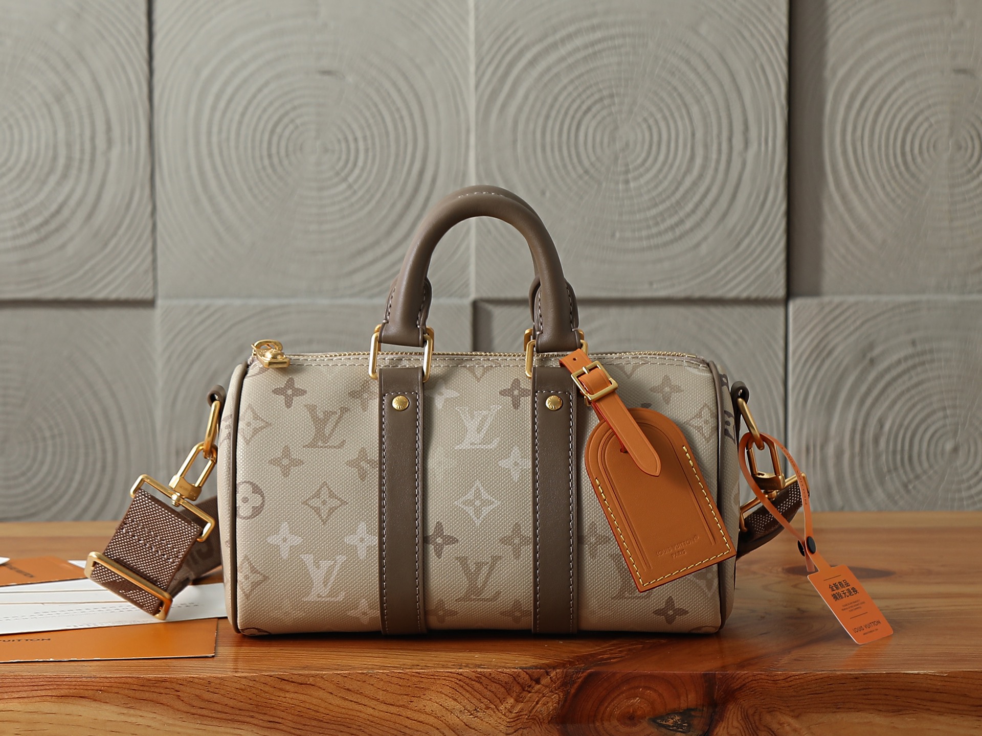 【163C01动态芯片】‼️顶级原单、加强版‼️Keepall Bandoulière 25 手袋聚焦 Pharrell 【163C01动态芯片】‼️顶级原单、加强版‼️Keepall Bandoulière 25 手袋聚焦 Pharrell