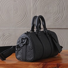 【163C01动态芯片】‼️顶级原单、加强版‼️Keepall 系列的迷你版本再现新意。Taurillon Monogr 【163C01动态芯片】‼️顶级原单、加强版‼️Keepall 系列的迷你版本再现新意。Taurillon Monogr