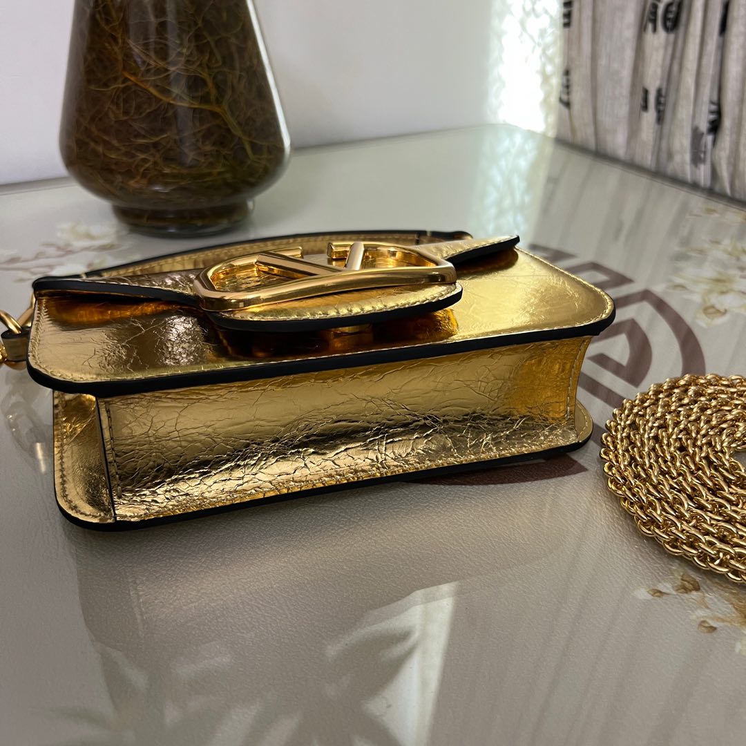Garavani Mini Loc Ò Calves Handbag: 2030S Model, Vlogo Signature Details, Detachable Chains - 图片 4