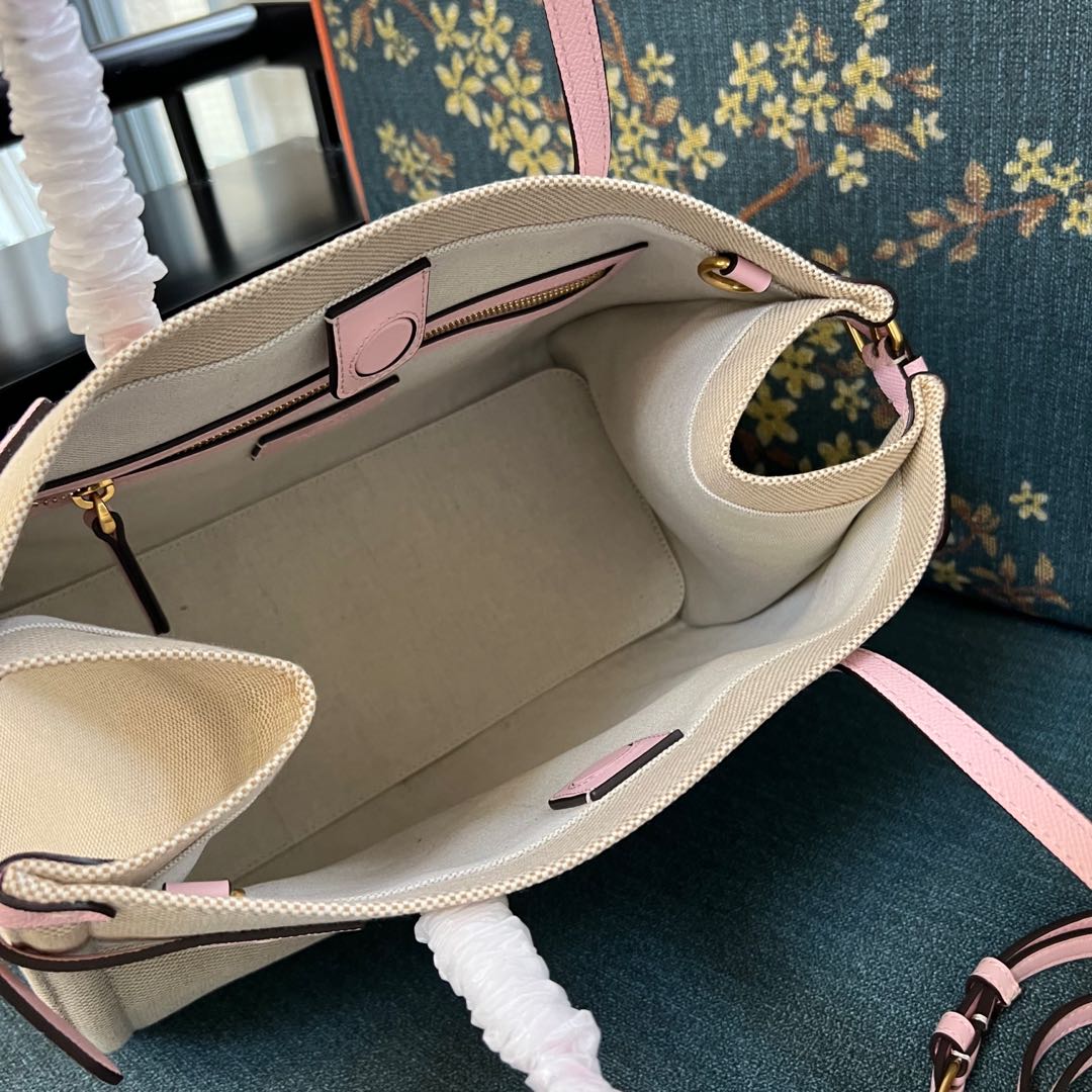 2016L Garavani Antibes Handbag: Features, Size, and Accessories - 图片 7