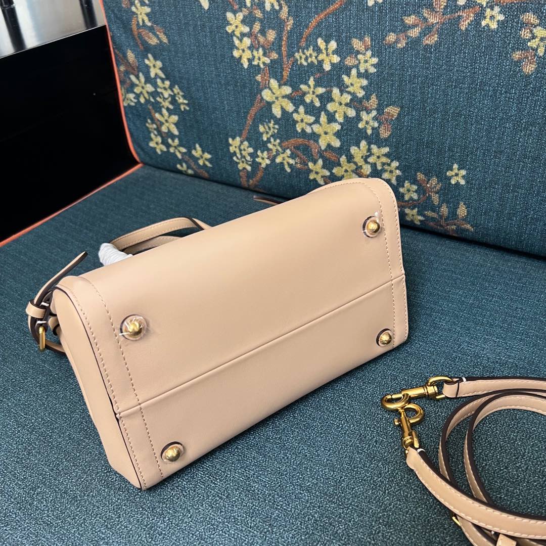 2016S Garavani Antibes Handbags: Features and Specifications in Detail - 图片 5