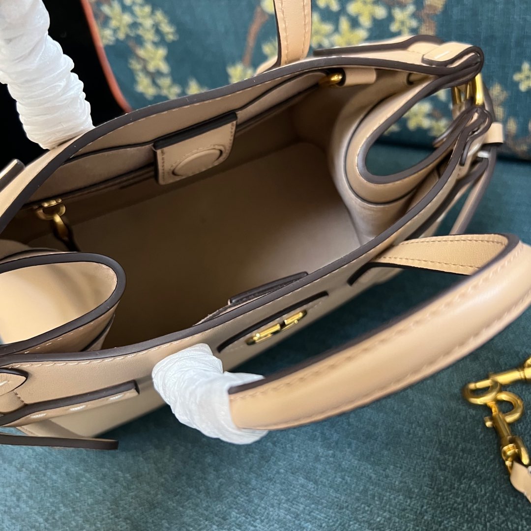 2016S Garavani Antibes Handbags: Features and Specifications in Detail - 图片 7
