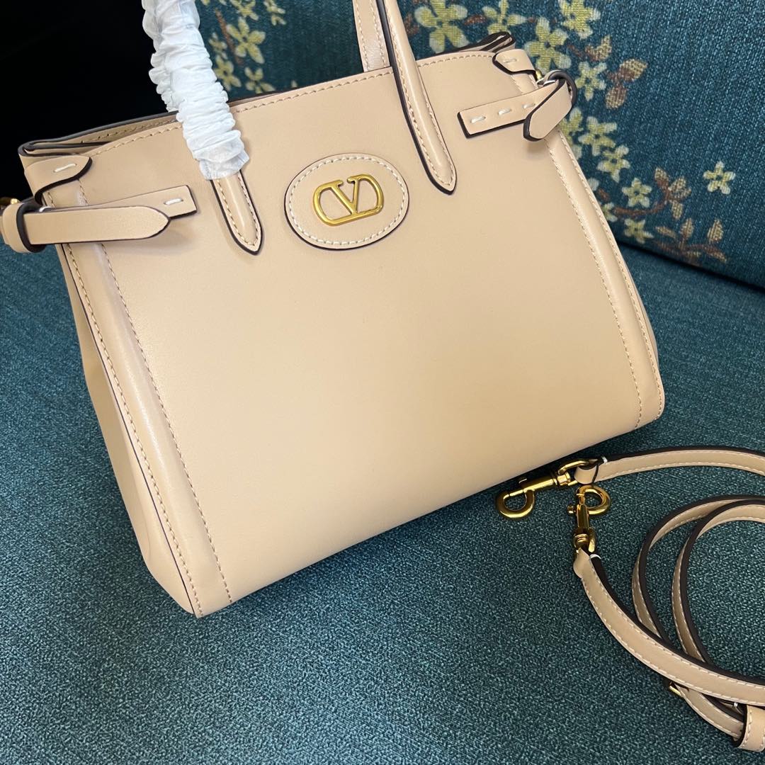 2016S Garavani Antibes Handbags: Features and Specifications in Detail - 图片 2