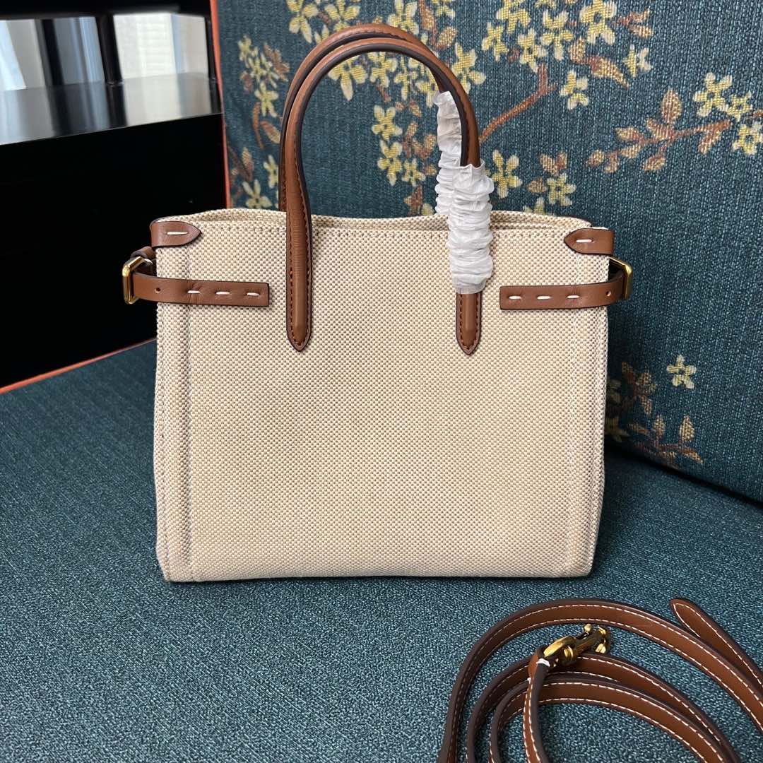 2016S Garavani Antibes Handbag with VLogo Signature Metal Elements Summary - 图片 6