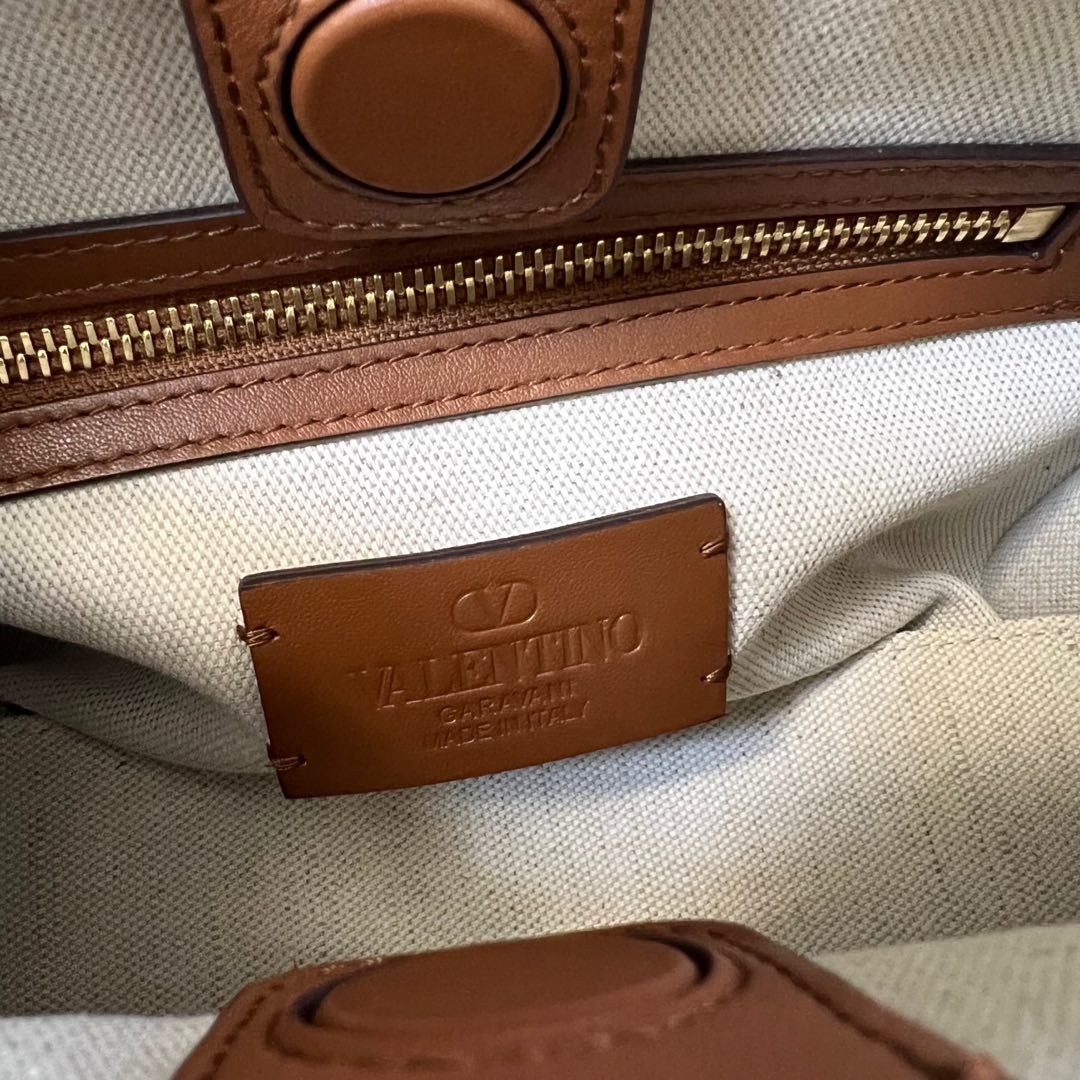 2016S Garavani Antibes Handbag with VLogo Signature Metal Elements Summary - 图片 9