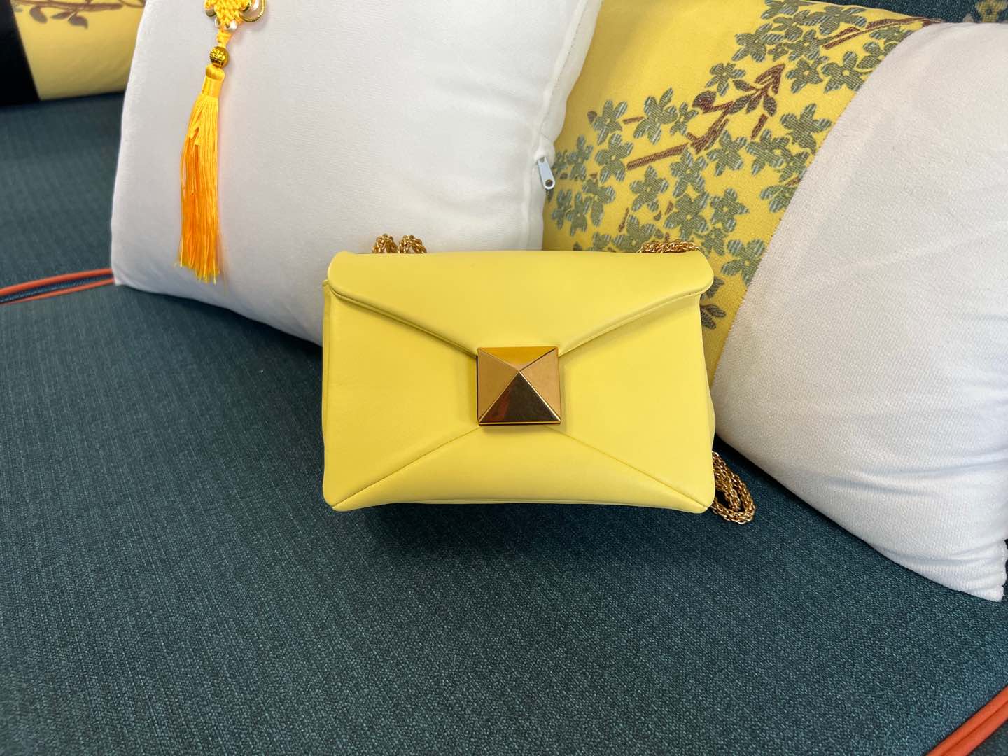 Valentino Garavani One Stud Chain Bag – Luxurious Lambskin Leather Handbag