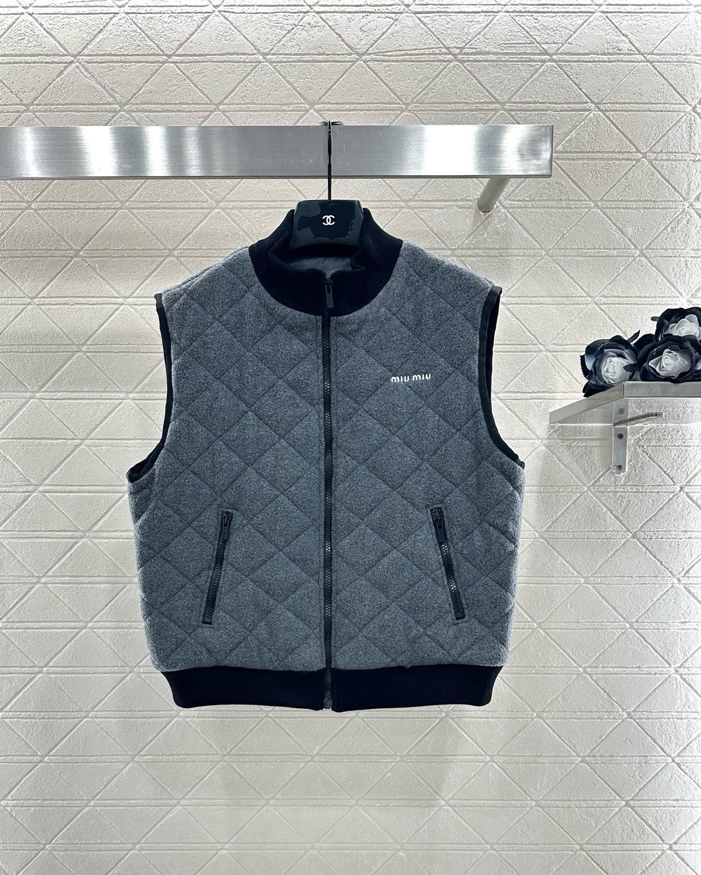 ♥Miumi*♥ 2025新品上架 摇粒绒立领马甲定制YB摇粒绒材质，毛绒细腻，软糯舒适，修身马甲时髦不