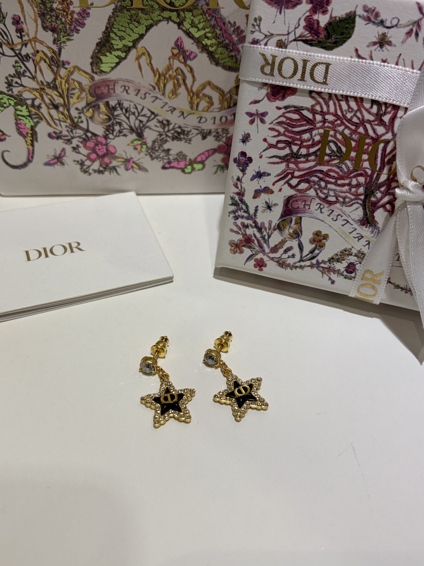 NO:635917,Christmas gift selection Dior earrings ready-made collection 1, dior, Cartier high-end jewelry19860909圣诞礼物挑选 Dior耳钉现货合集1,,dior,卡迪亚高端饰品,Jewelry