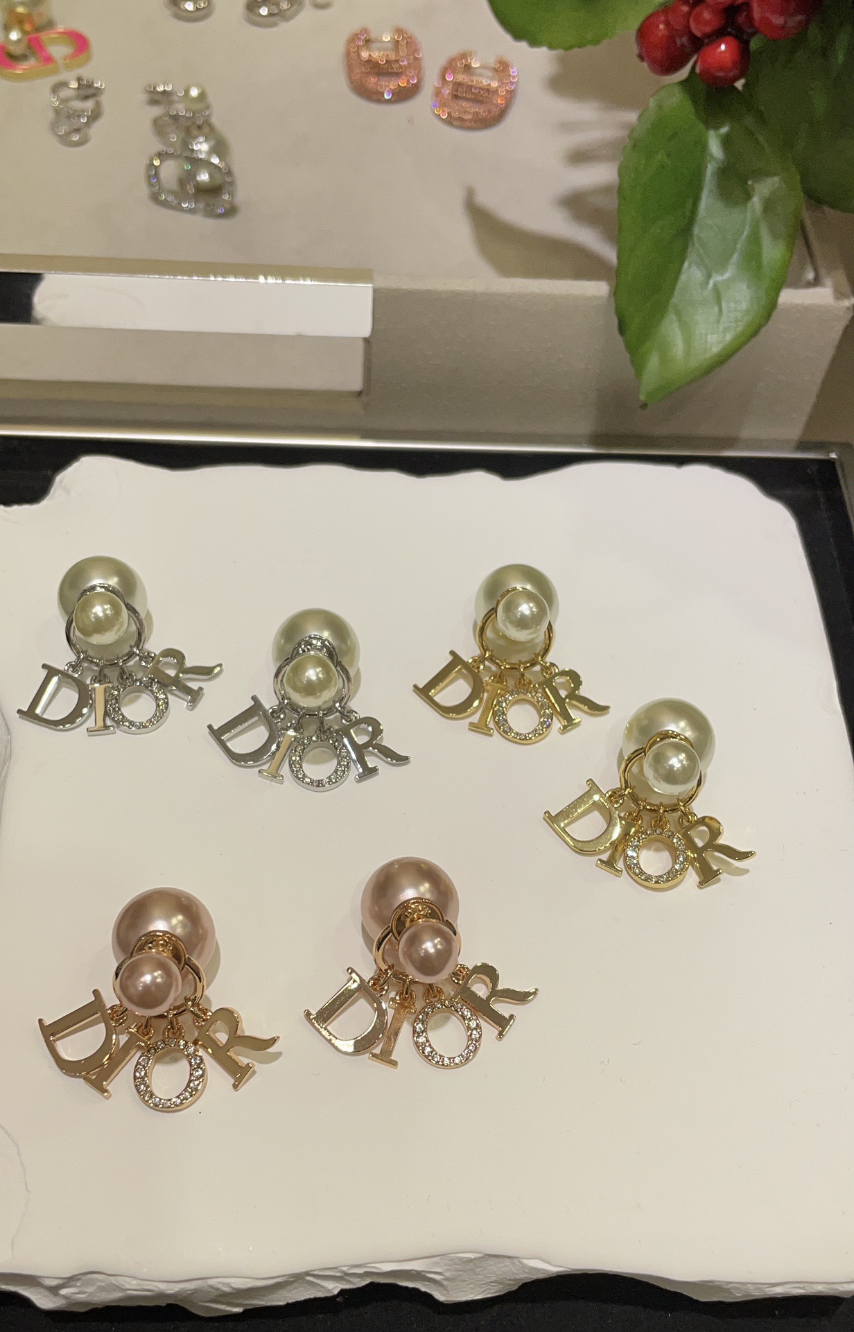 NO:635927,Christmas gift selection Dior earrings ready-made collection 6, dior, Cartier high-end jewelry19860909圣诞礼物挑选 Dior耳钉现货合集6,,dior,卡迪亚高端饰品,Jewelry