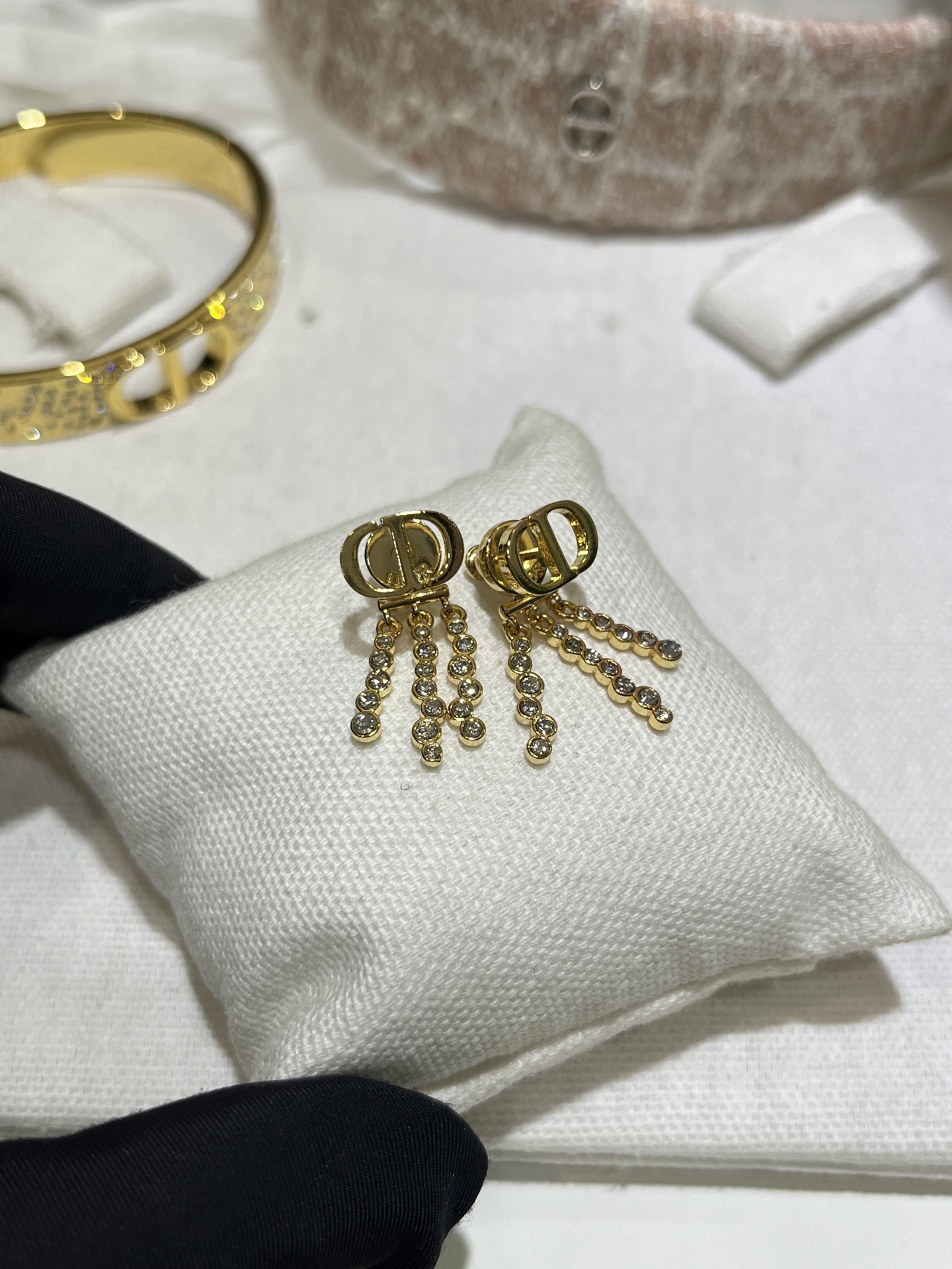 NO:677828,Christmas gift selection: the latest dior earrings collection 4, dior, earrings, Cartier high-end jewelry19860909圣诞礼物挑选 最新款dior耳钉耳环合集4,,dior,earrings,卡迪亚高端饰品,Jewelry