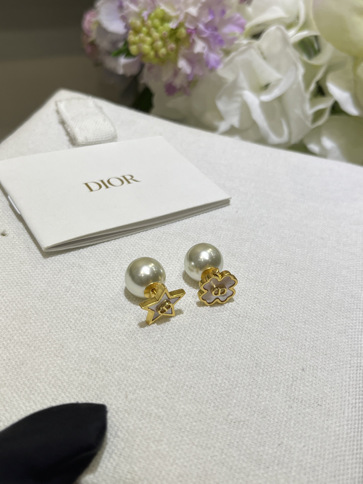 NO:677830,Christmas gift selection: the latest collection of 5 dior earrings, dior, earrings, Cartier high-end jewelry19860909圣诞礼物挑选 最新款dior耳钉耳环合集5,,dior,earrings,卡迪亚高端饰品,Jewelry