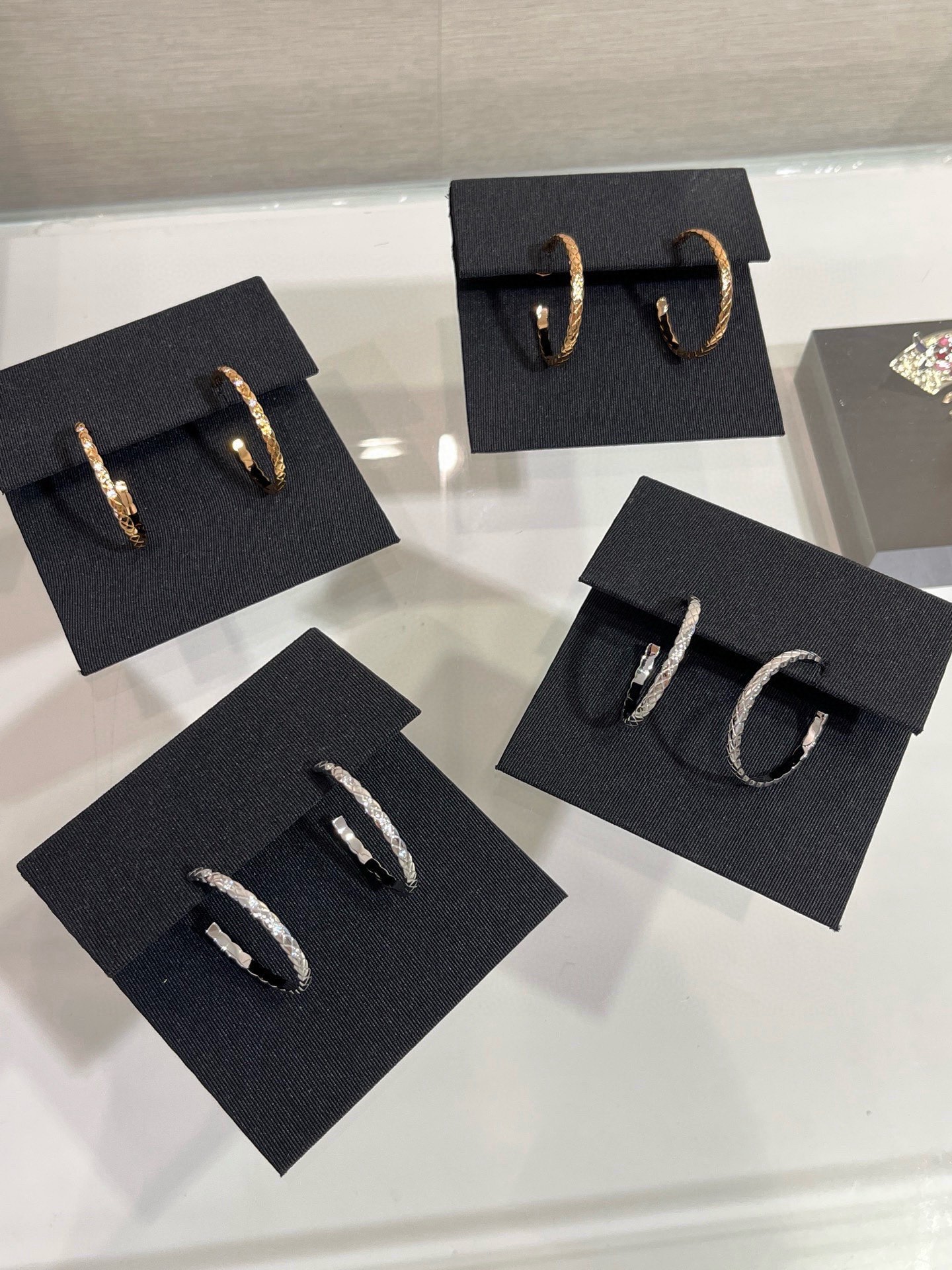 NO:741584,Diamond pattern coco crush earrings collection, Cartier high-end jewelry19860909菱格纹coco crush耳钉合集,,卡迪亚高端饰品,Jewelry