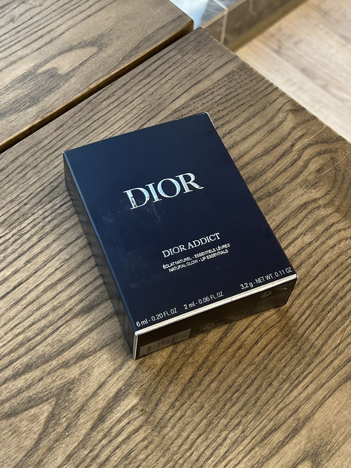 95💰迪奥唇部护理三件套

内含：正装变色润唇膏001#，丰唇蜜001#，小样迪奥丰唇蜜038#