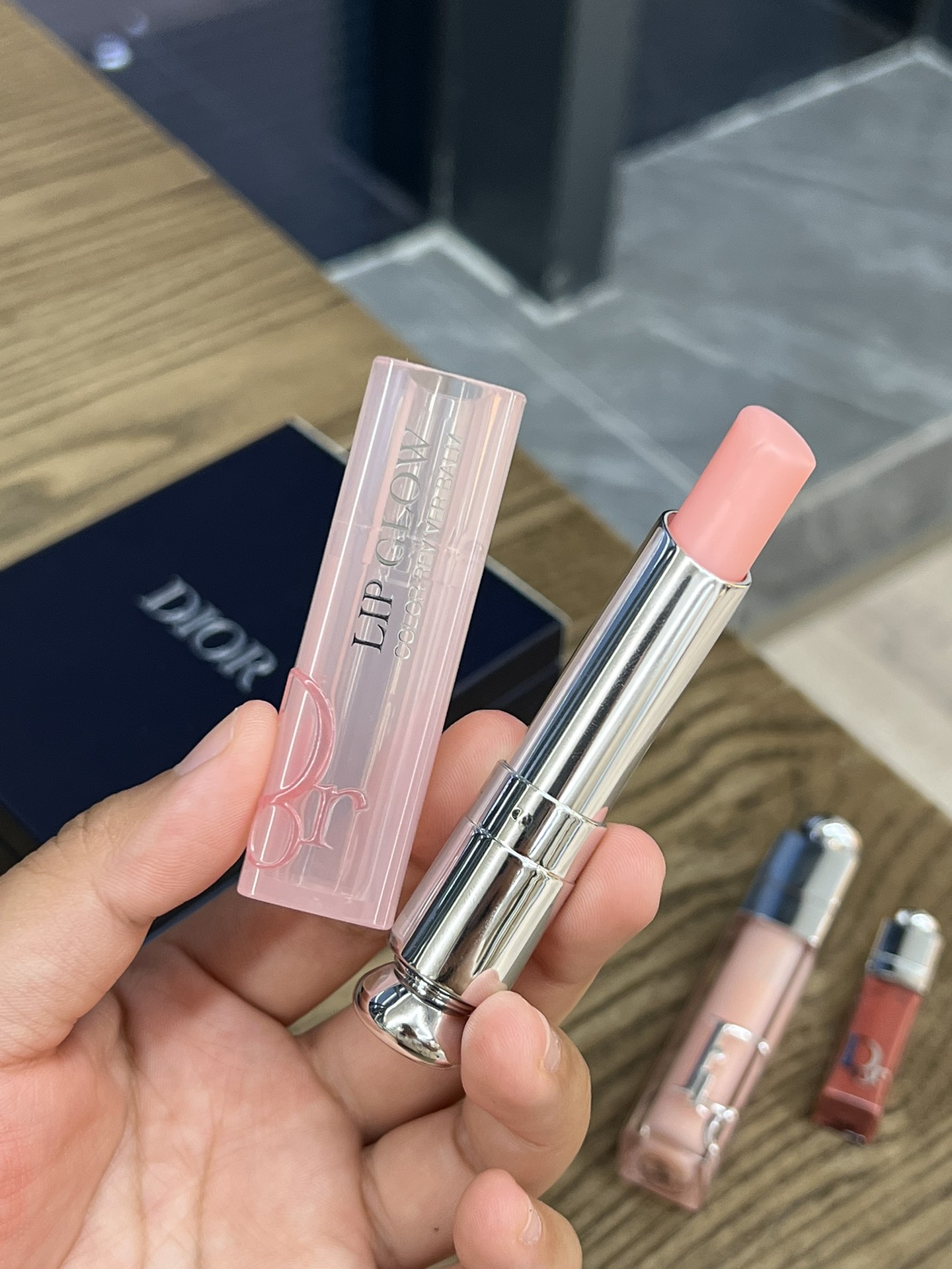 95💰迪奥唇部护理三件套

内含：正装变色润唇膏001#，丰唇蜜001#，小样迪奥丰唇蜜038#