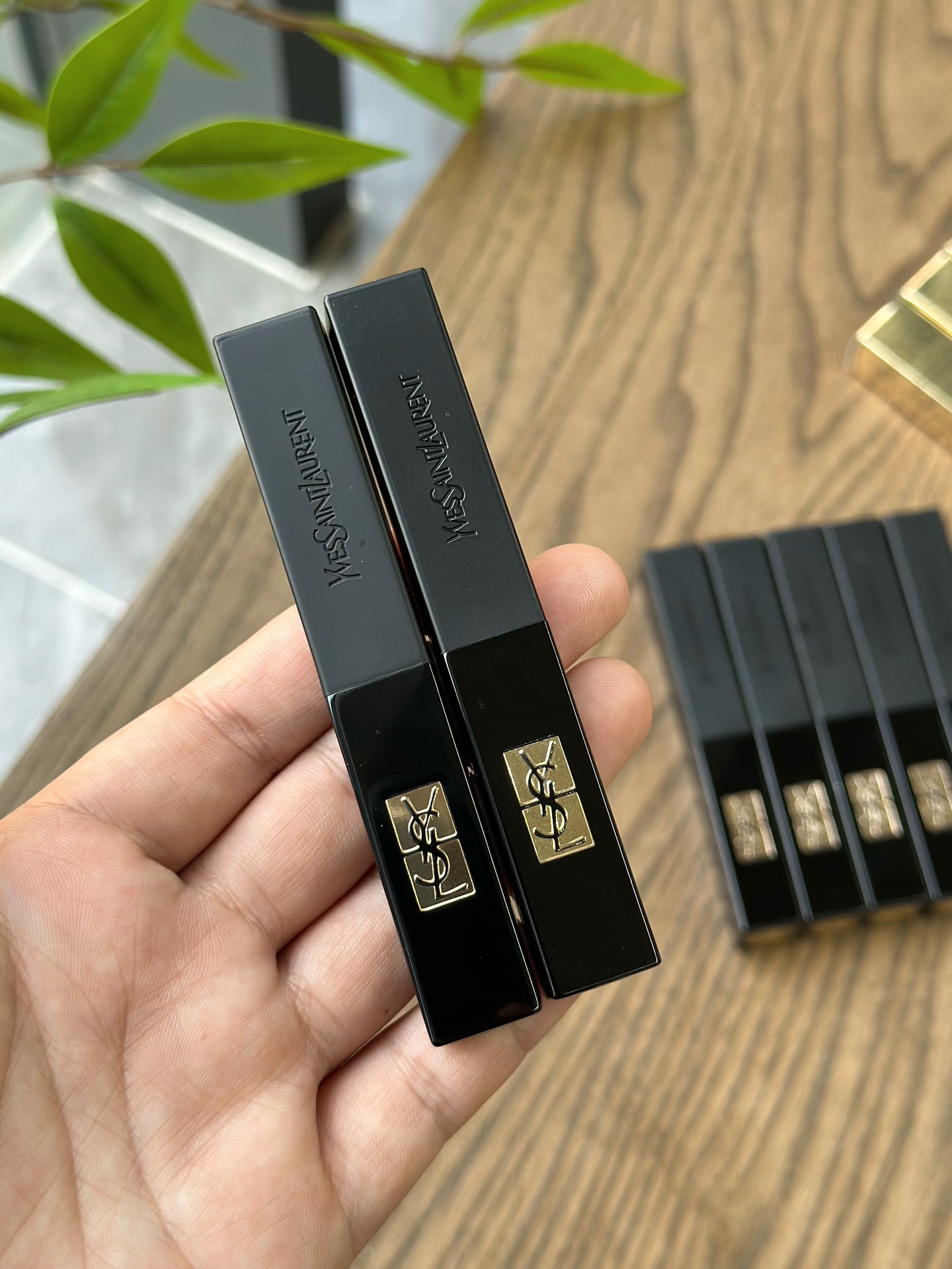 YSL圣罗兰小黑条口红 7
