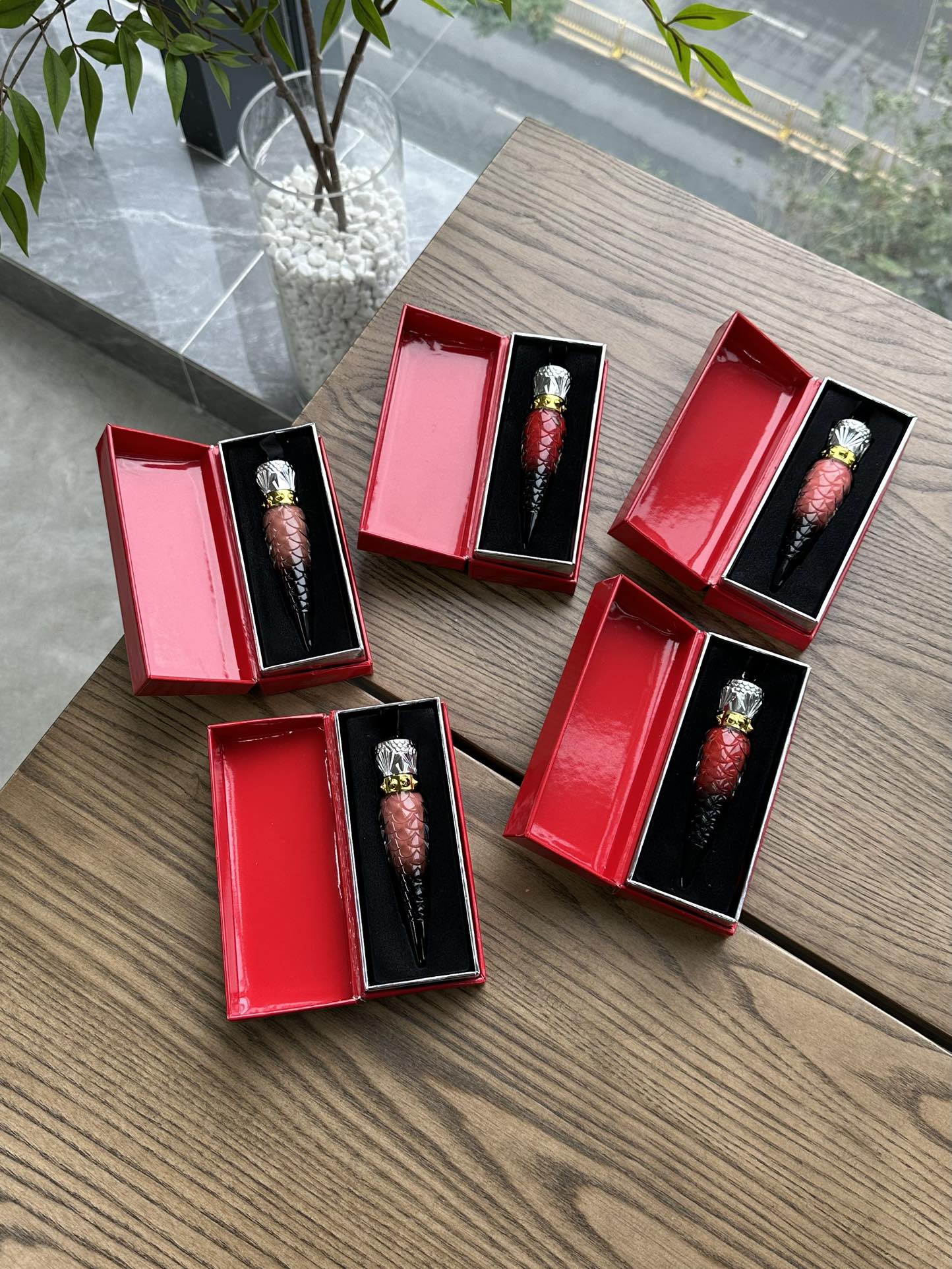 路铂廷 Christian Louboutin 高定典藏名品高定成衣时装外套连衣裙衬衫T恤 #3D2FE529 2