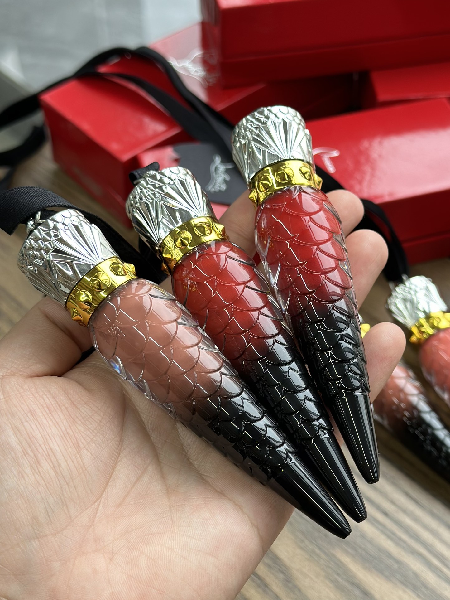 路铂廷 Christian Louboutin 高定典藏名品高定成衣时装外套连衣裙衬衫T恤 #3D2FE529 8