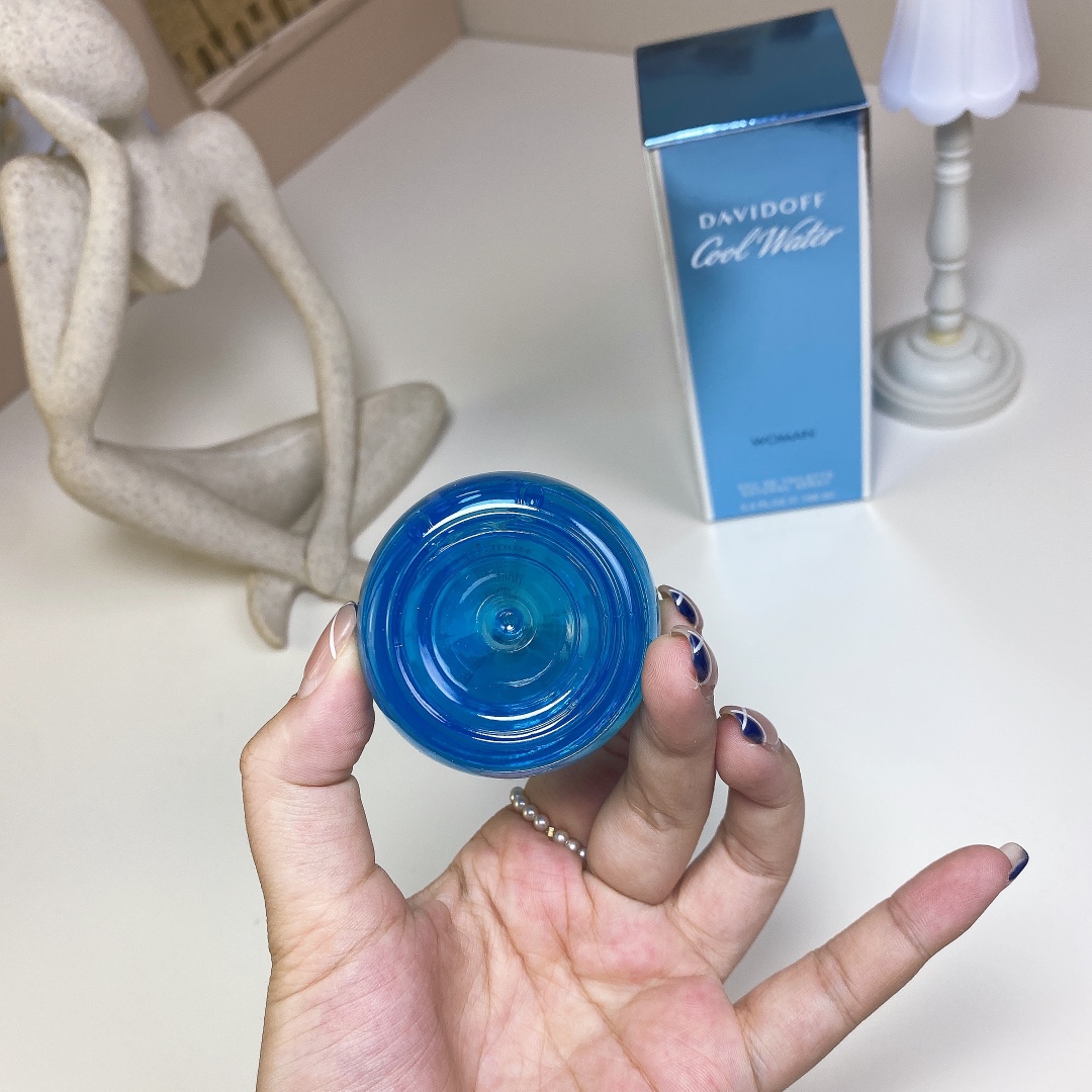 80💰大卫杜夫 冷水海洋女士香水100ml
Davidoff Cool Water Into The Ocean for Women, 2013

香调：果香花香调
前调：香瓜 薄荷 菠萝
中调：紫罗兰
后调：鸢尾花
属性：女香
标签：紫罗兰 脂粉 水果 空气