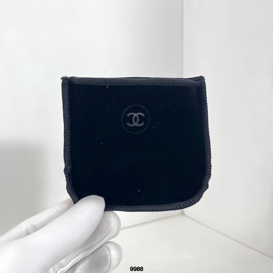 Chanel Haute Couture Couture Beauty Luxury Makeup Lipstick Foundation 5