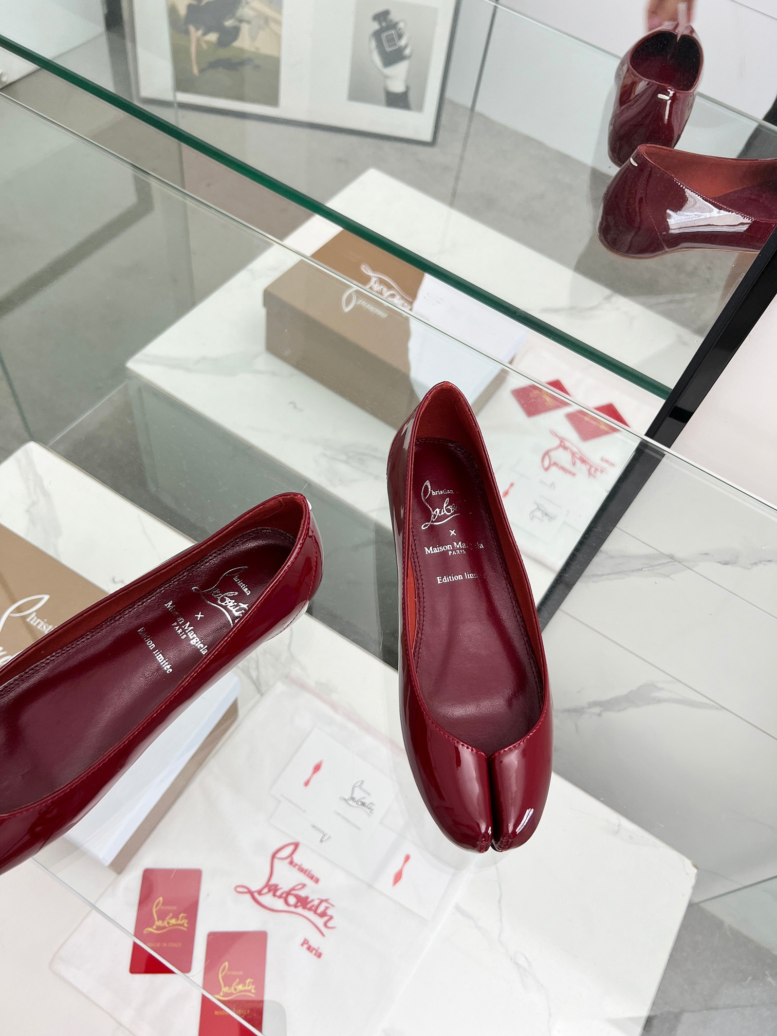 “Joint Red Bottom Toe-to-Toe Shoe Series by Maison Margiela and Christian Louboutin: A Unique Collaboration” - 图片 4