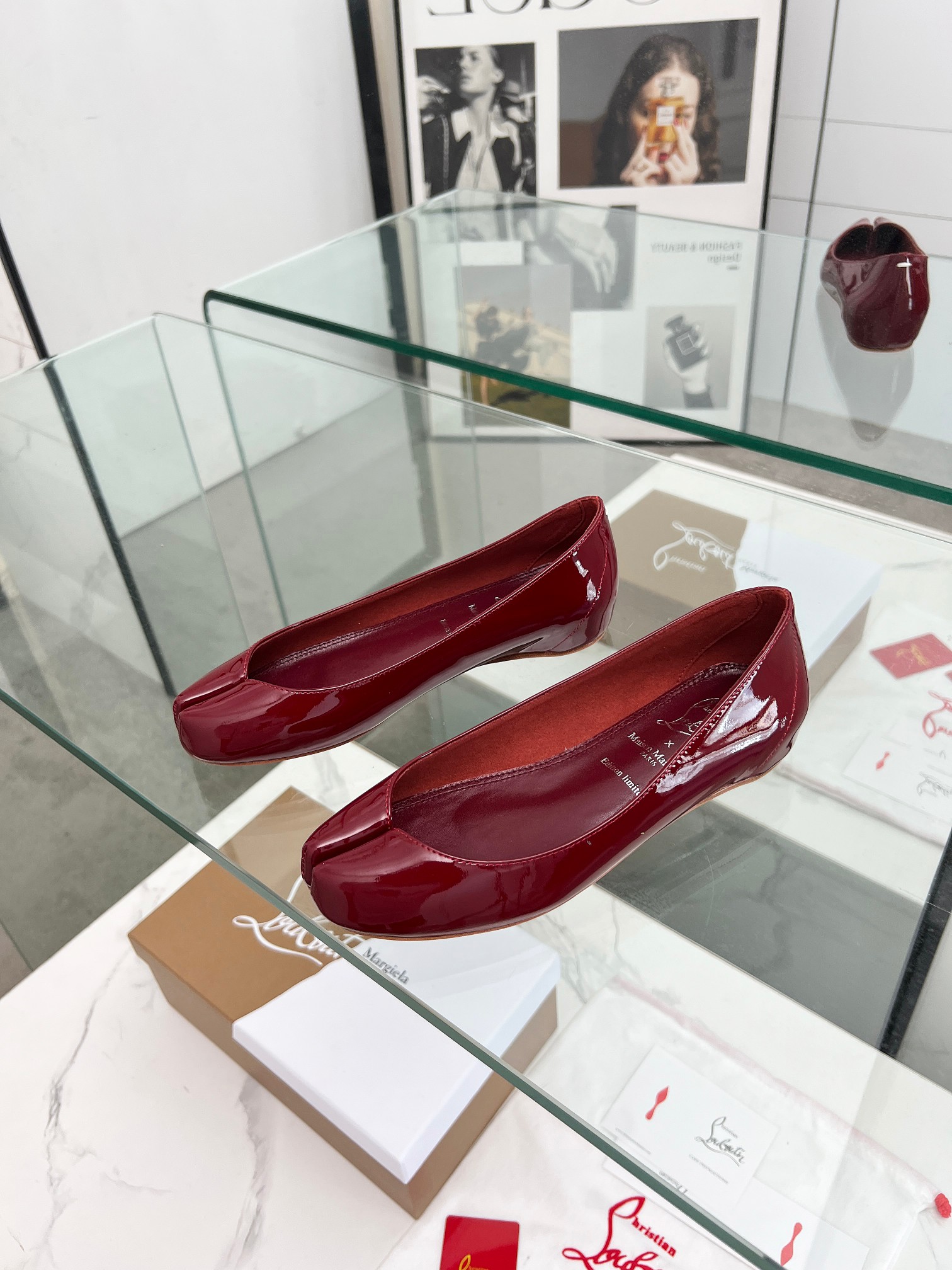 “Joint Red Bottom Toe-to-Toe Shoe Series by Maison Margiela and Christian Louboutin: A Unique Collaboration” - 图片 9