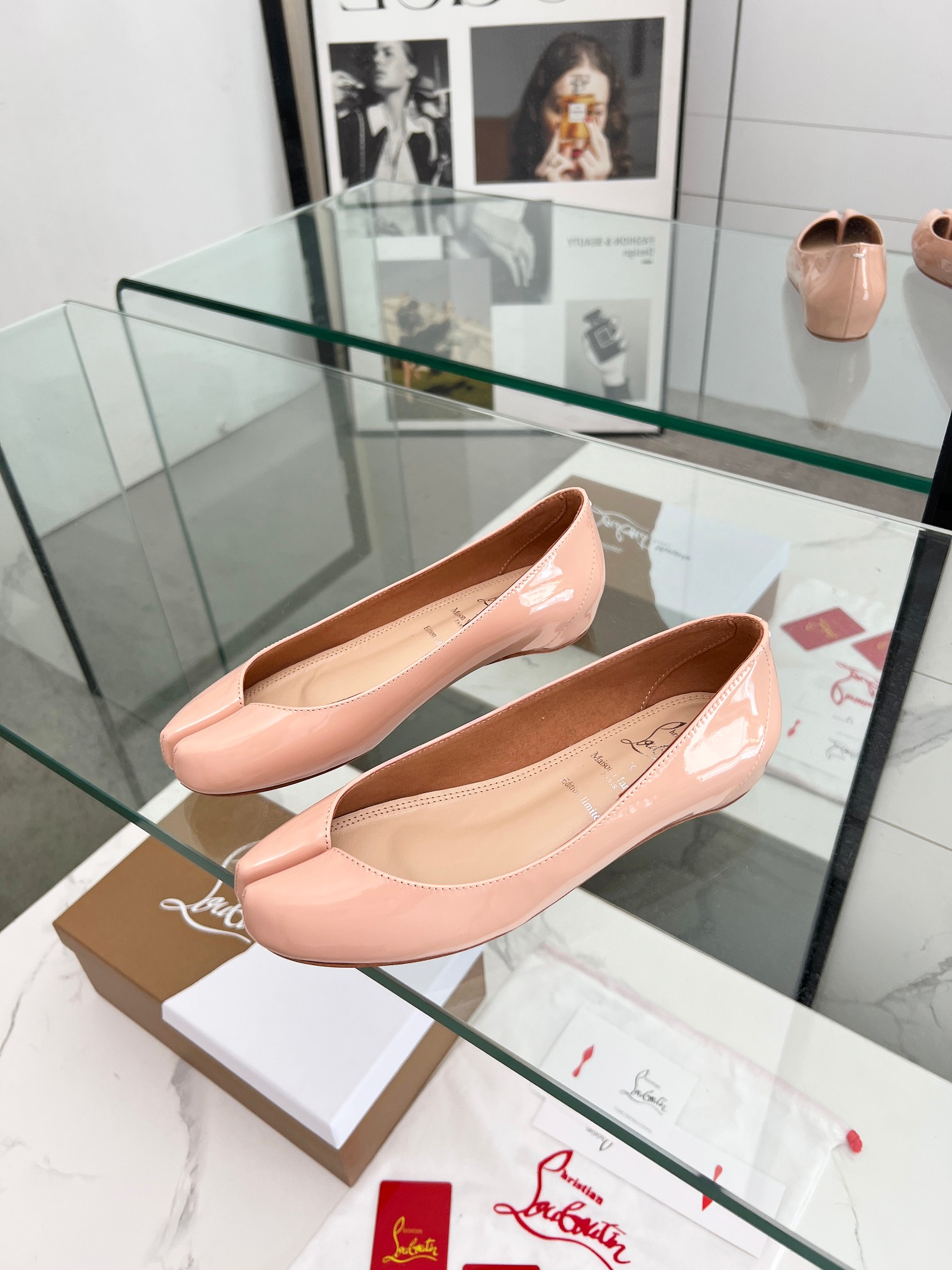 “Collaboration: Maison Margiela & Christian Louboutin Red Bottom Tabi Toe-to-Shoe Series” - 图片 9