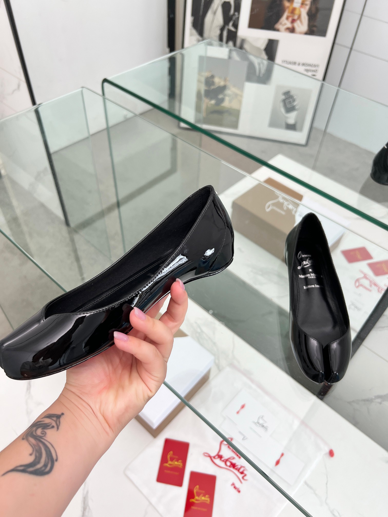 “Christian Louboutin and Maison Margiela Joint Shoe Series: Red Bottom Toe-to-Shoe Collection” - 图片 5