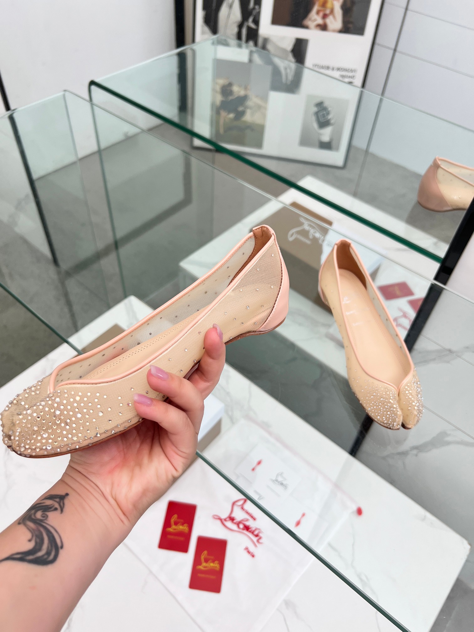 “Christian Louboutin and Maison Margiela Joint Shoe Collection Overview” - 图片 2