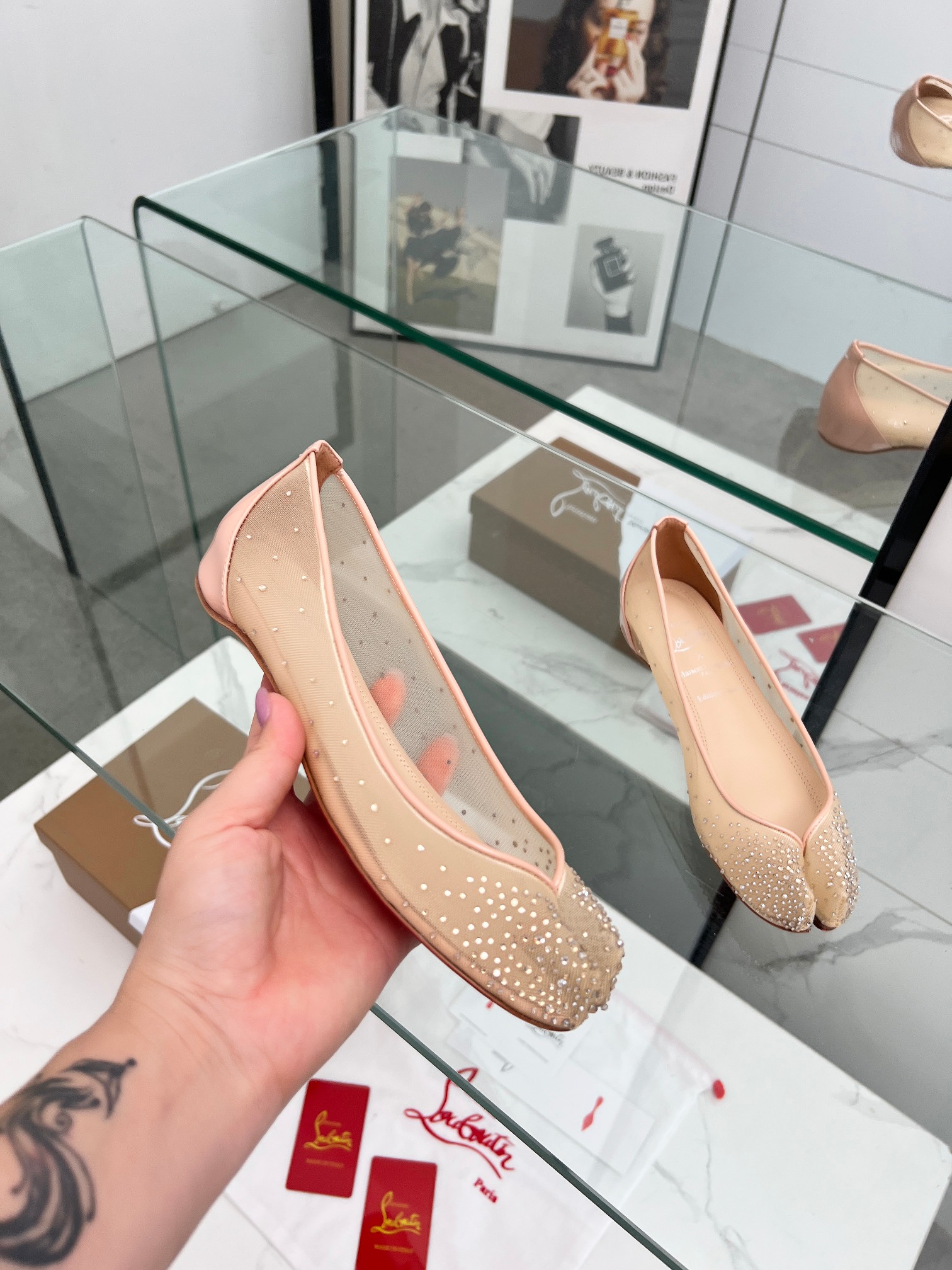 “Christian Louboutin and Maison Margiela Joint Shoe Collection Overview” - 图片 1