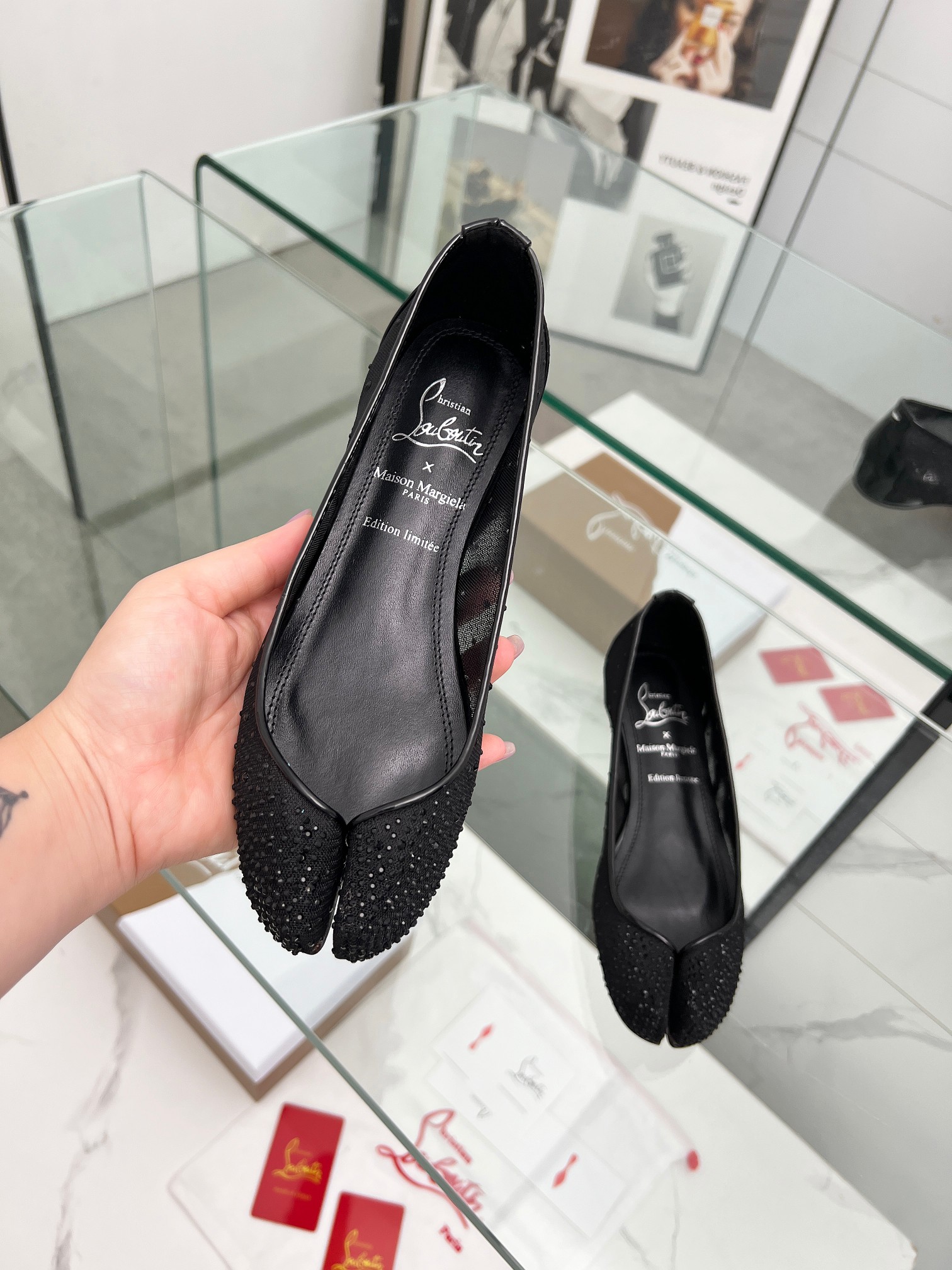 Maison Margiela & Christian Louboutin Joint Shoe Series with Tabi Toes: Review & Details - 图片 1