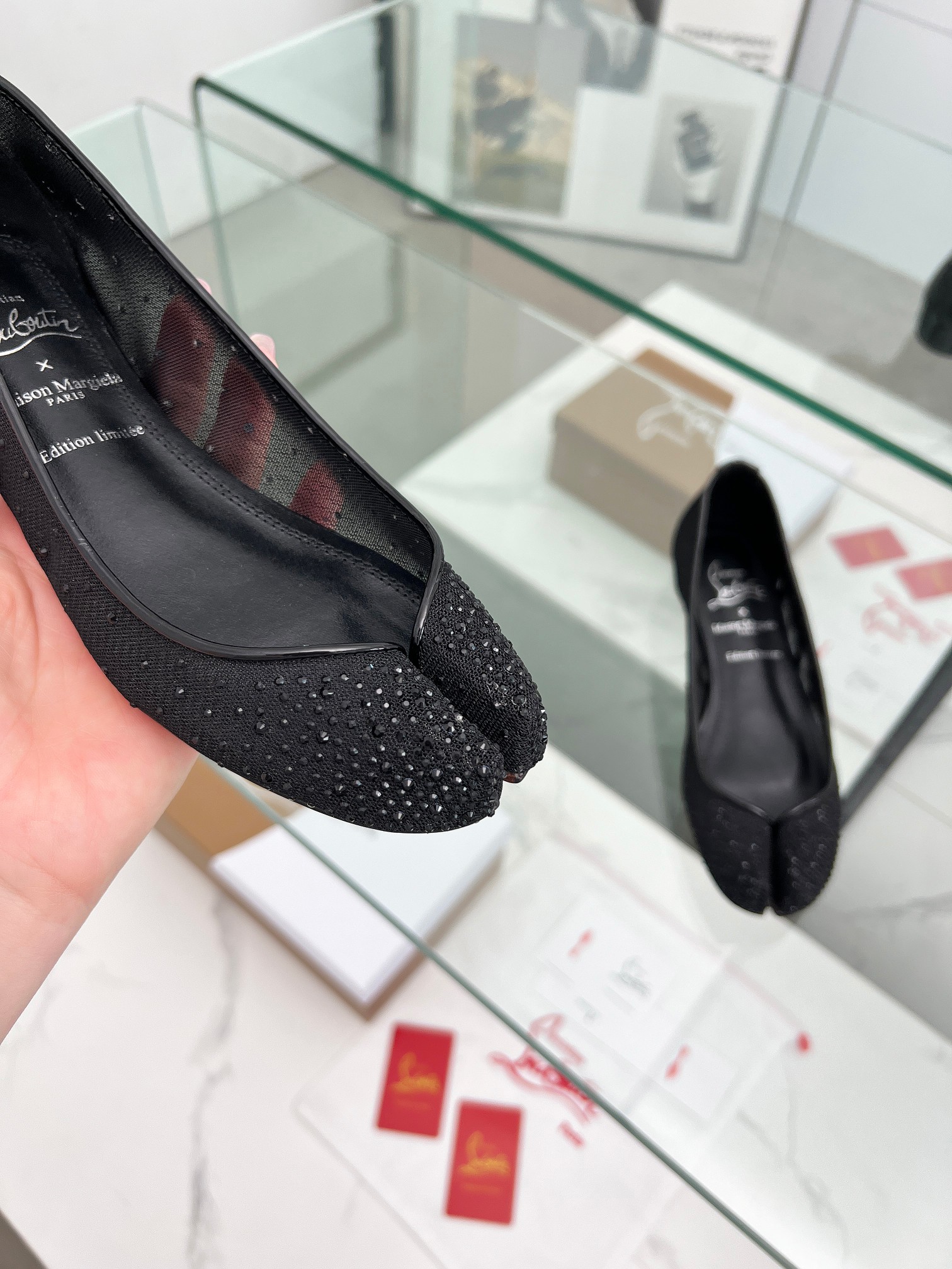 Maison Margiela & Christian Louboutin Joint Shoe Series with Tabi Toes: Review & Details - 图片 4