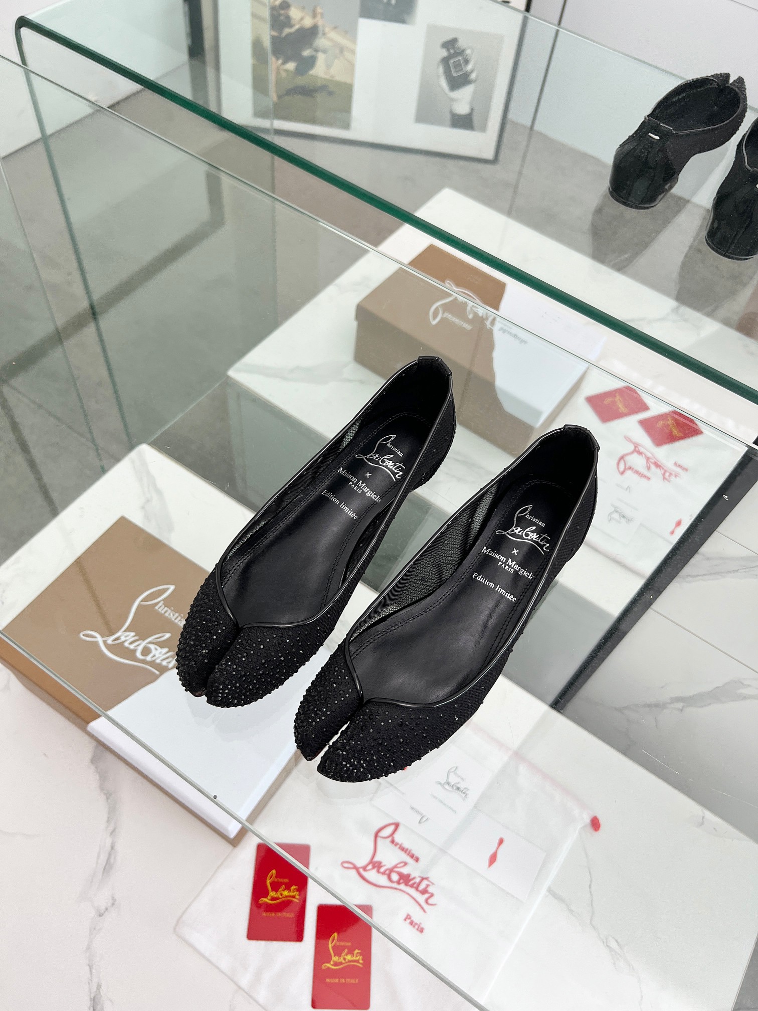 Maison Margiela & Christian Louboutin Joint Shoe Series with Tabi Toes: Review & Details - 图片 9