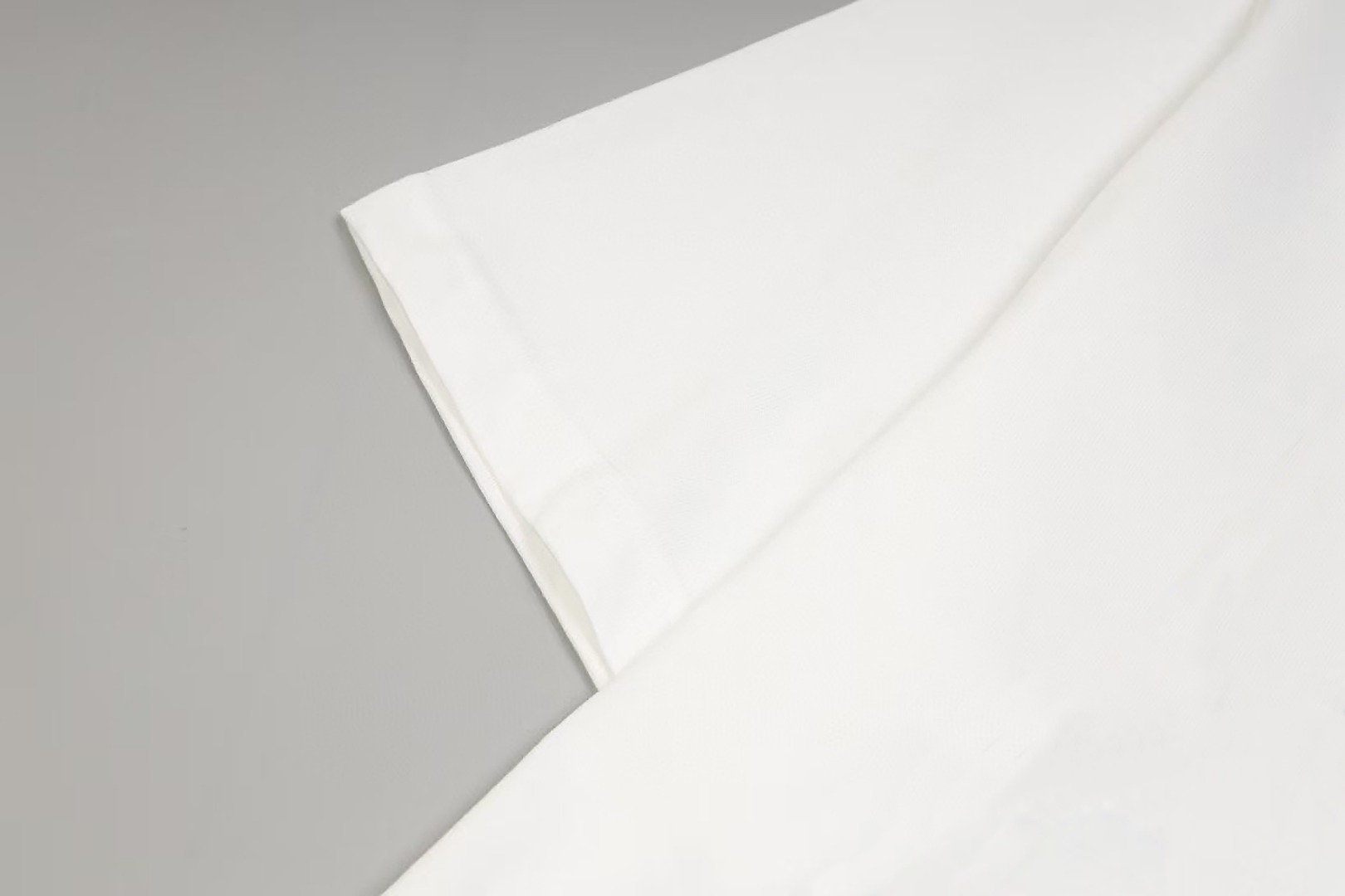 Celine Celine/ 赛琳《 秀款限定logo字母前后拼接》 印花双纱纯棉短袖