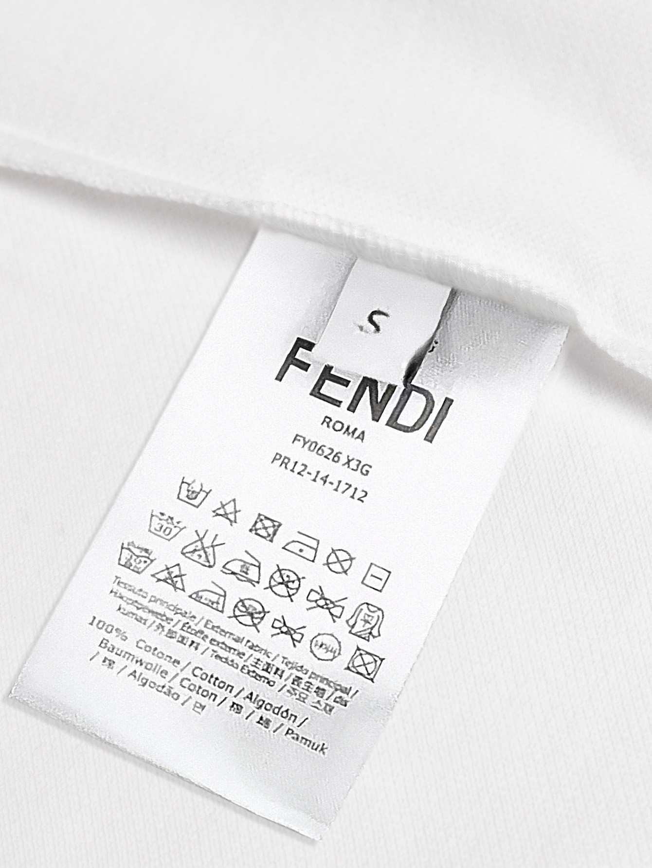 Fendi 款式： Fendi/芬迪 新款发泡logo字母 翻领Polo衫短袖