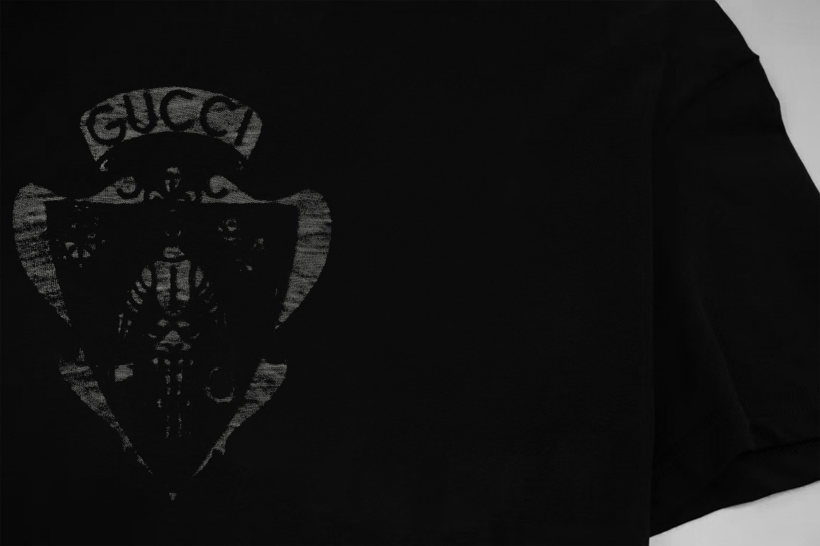 Gucci gucci/古驰《 限定破损logo字母》 印花双纱纯棉短袖