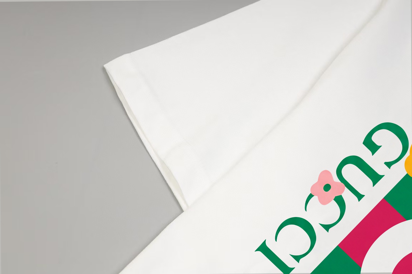 Gucci gucci/古驰《 限定卡通花卉logo字母》 印花双纱纯棉短袖