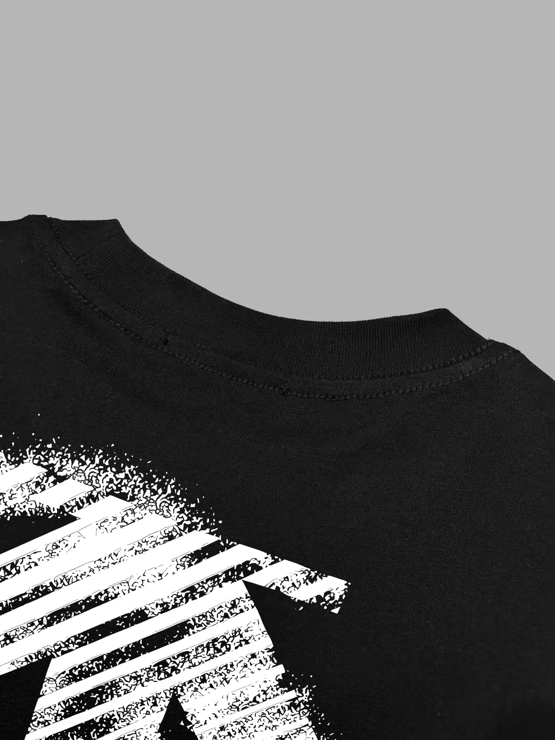 Descente DESCENTE/迪桑特 《 硅胶箭头logo》 双纱纯棉短袖