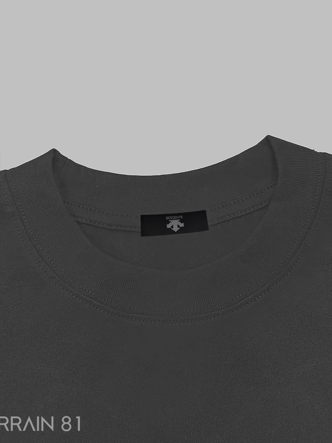 Descente DESCENTE/迪桑特 《 硅胶箭头logo图案》 双纱纯棉短袖
