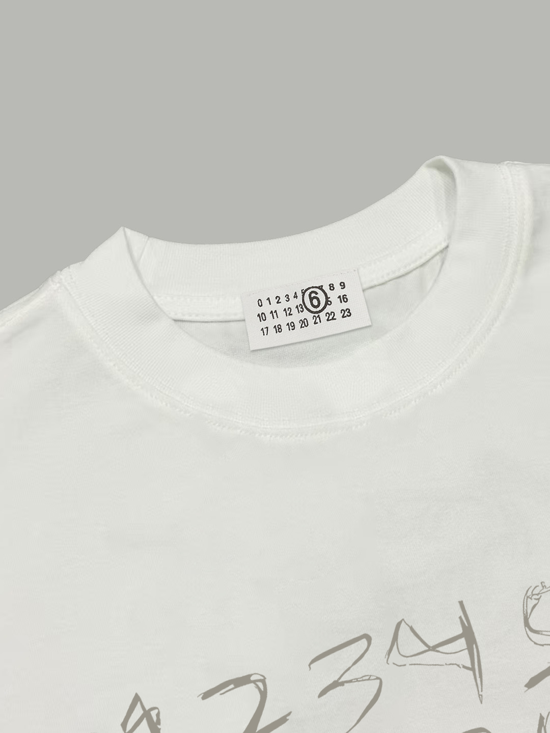 Maison Margiela Magiera MM6/马吉拉 《 涂鸦数字logo》 印花双纱纯棉短袖