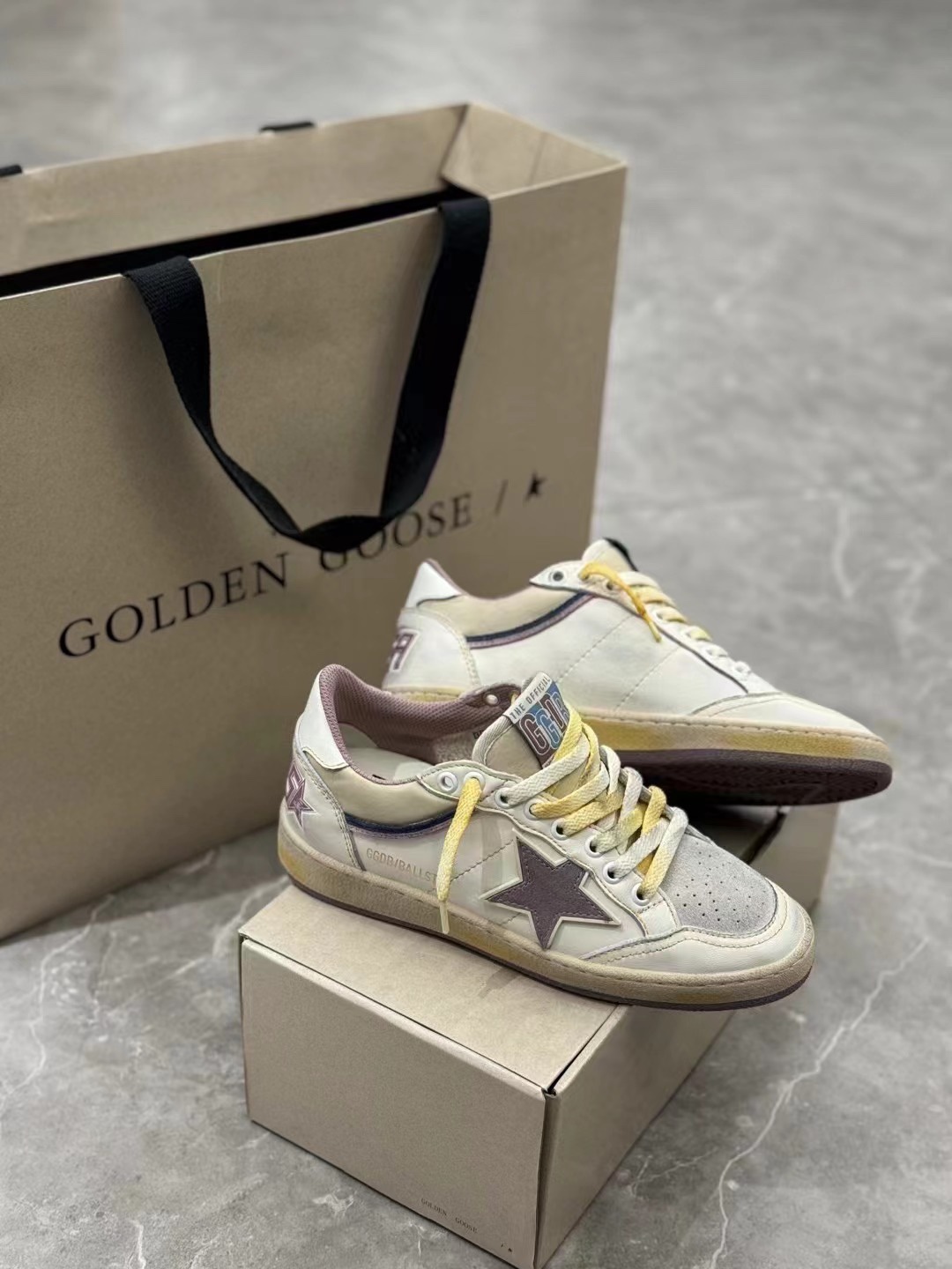 העתק איך אתה יכול
 Golden Goose נעליים נעלי סקייטבורד זהב אדום לבן קווייד TPU